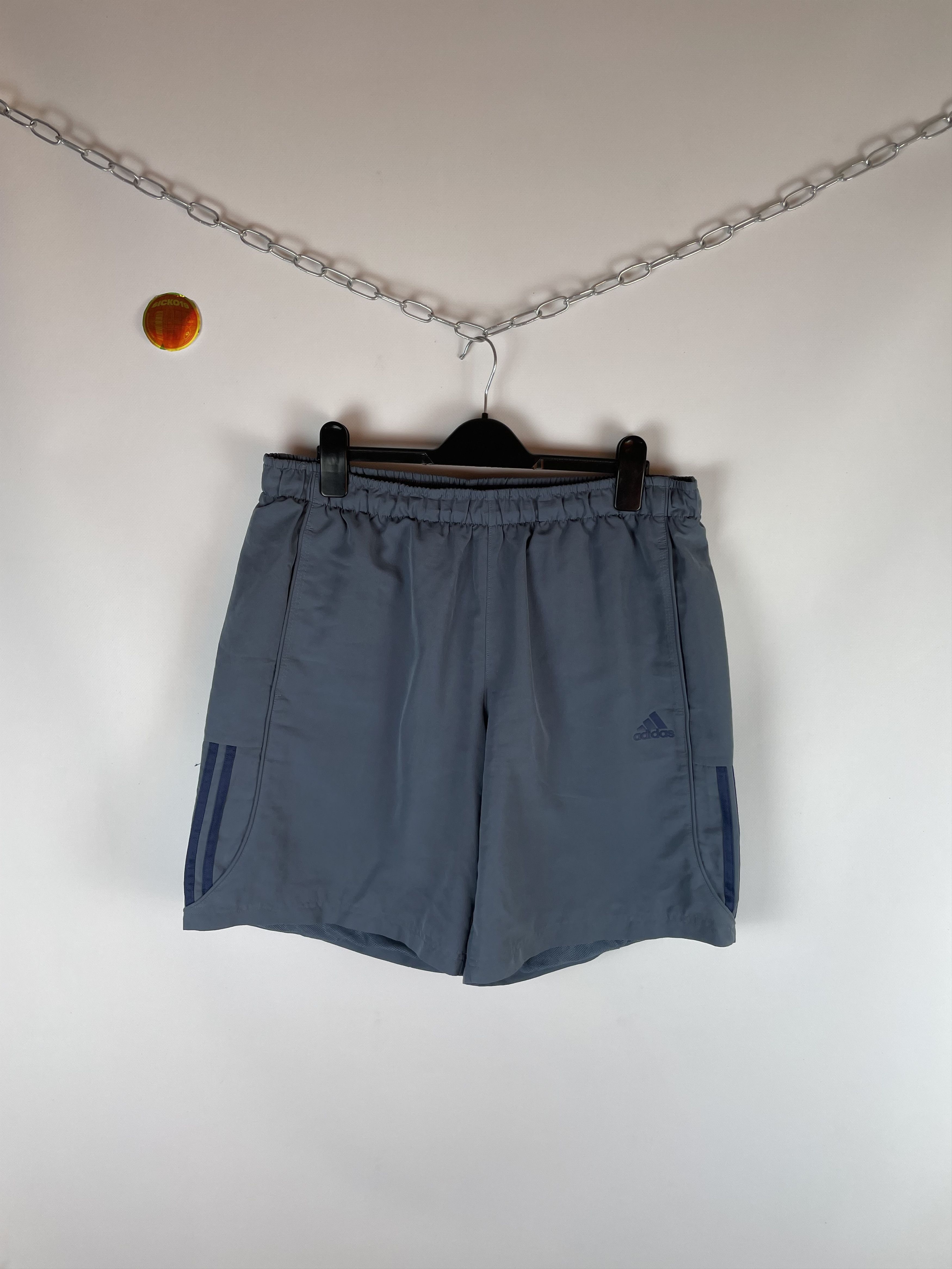 Adidas Vintage Adidas Shorts Y2k Size US 34 / EU 50 - 1 Thumbnail