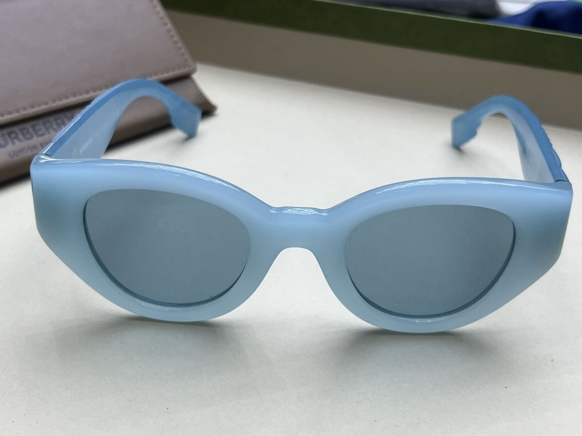Burberry Burberry Meadow Sunglasses Size ONE SIZE - 4 Thumbnail