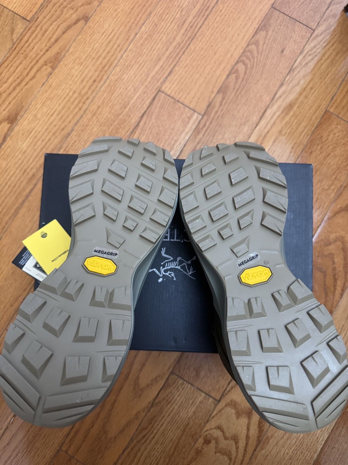 Arc'teryx Arcteryx Aerios Mid GTX Shoe MENS Tatsu / Forage 8 Size US 8.5 / EU 41-42 - 4 Thumbnail