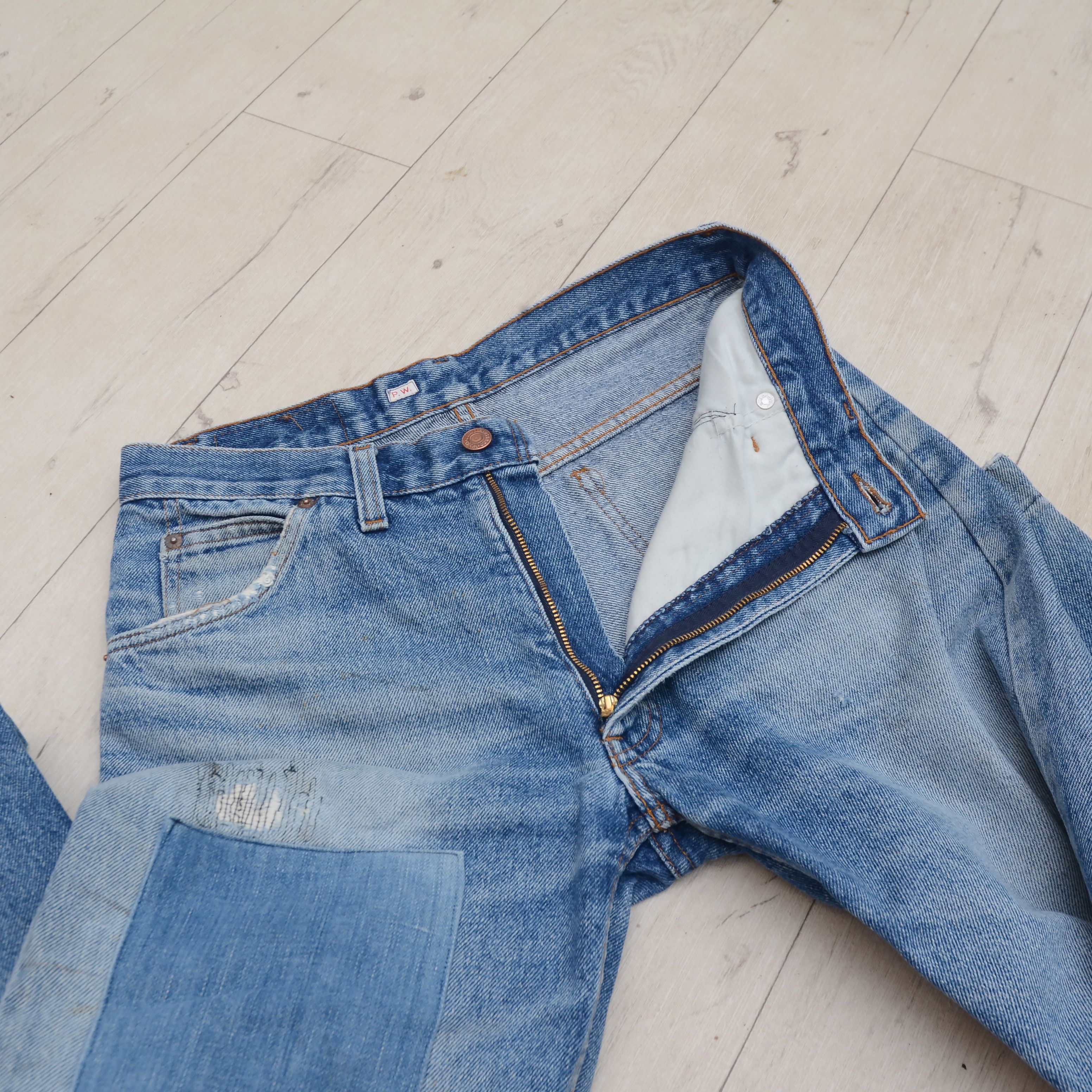 Levi's Vintage Levis Distressed Jeans Orange Tab Boot 80s Y2K Size US 30 / EU 46 - 14 Thumbnail