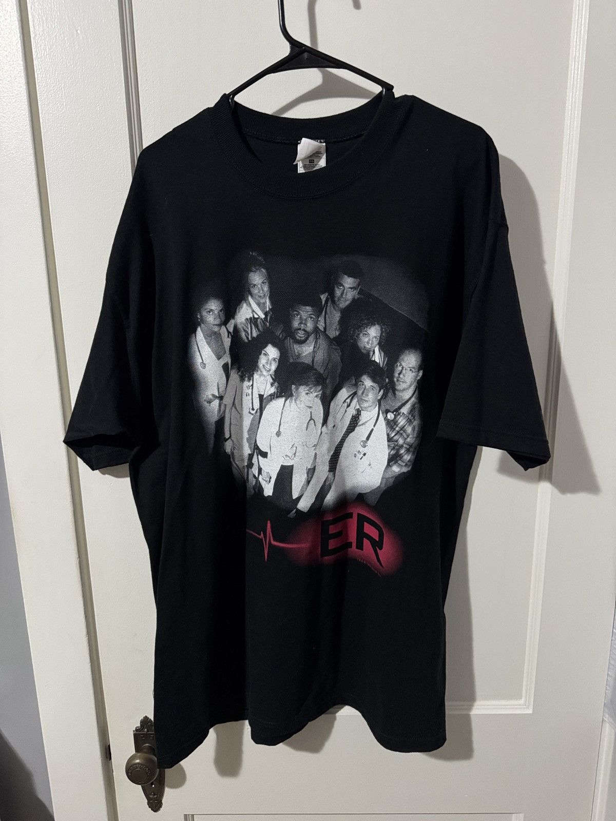 Vintage Vintage ER TV Show Promo T-Shirt Size US XL / EU 56 / 4 - 1 Thumbnail