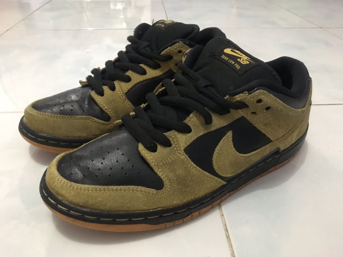 Nike Nike SB Dunk Low pro IOWA Size US 8.5 / EU 41-42 - 1 Thumbnail
