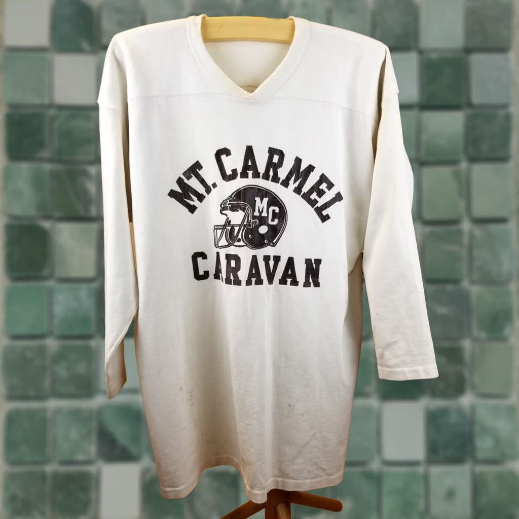 Vintage VINTAGE MT. CARMEL MC CARAVAN FOOTBALL JERSEY SZ LARGE T-Shirt Mens White 70's 30 INCH BACK SEE DETAIL CROSS CHEST 22 INCH TOP TO BOTTOM 30 INCH Size US L / EU 52-54 / 3 - 1 Thumbnail