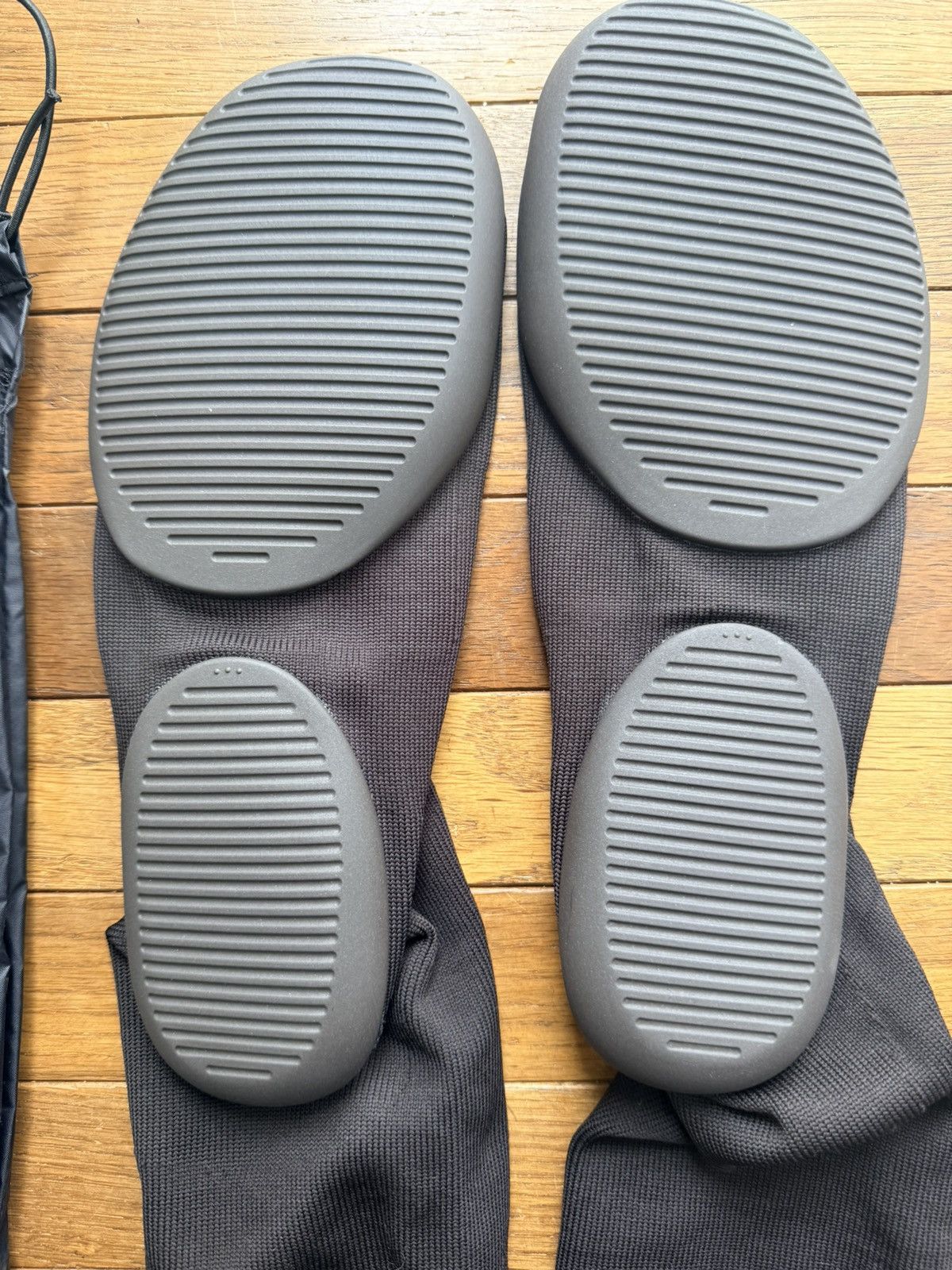 Yeezy Yeezy YZY pods size 3 Brand new Size US 13 / EU 46 - 2 Thumbnail