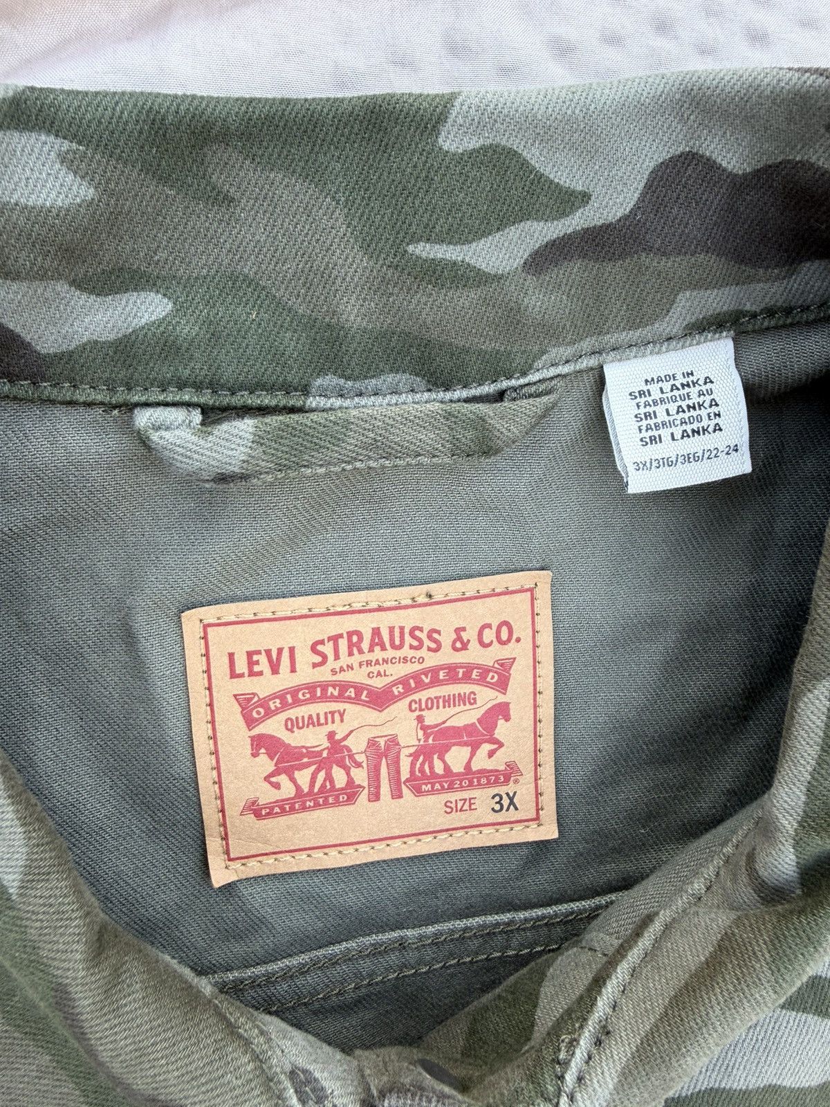 Levi's Levi’s original camouflage trucker jacket woman plus size 3X Size 3XL / US 20-22 - 4 Thumbnail