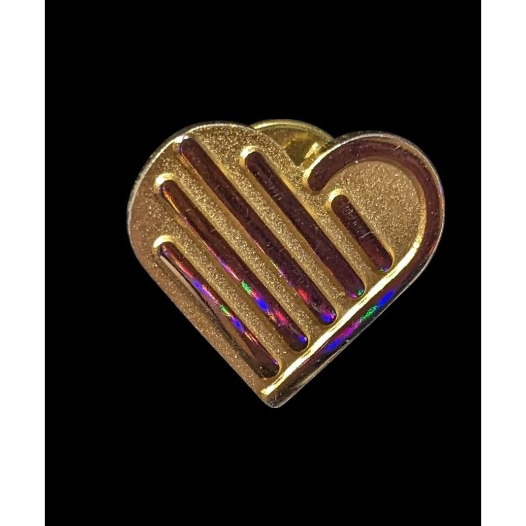 Other Stylized Gold Tone Heart Shaped Lapel Pin Size ONE SIZE - 1 Thumbnail