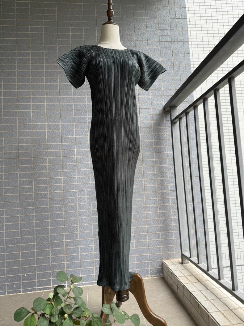 Issey Miyake Issey Miyake Dark green dress Size M / US 6-8 / IT 42-44 - 4 Thumbnail