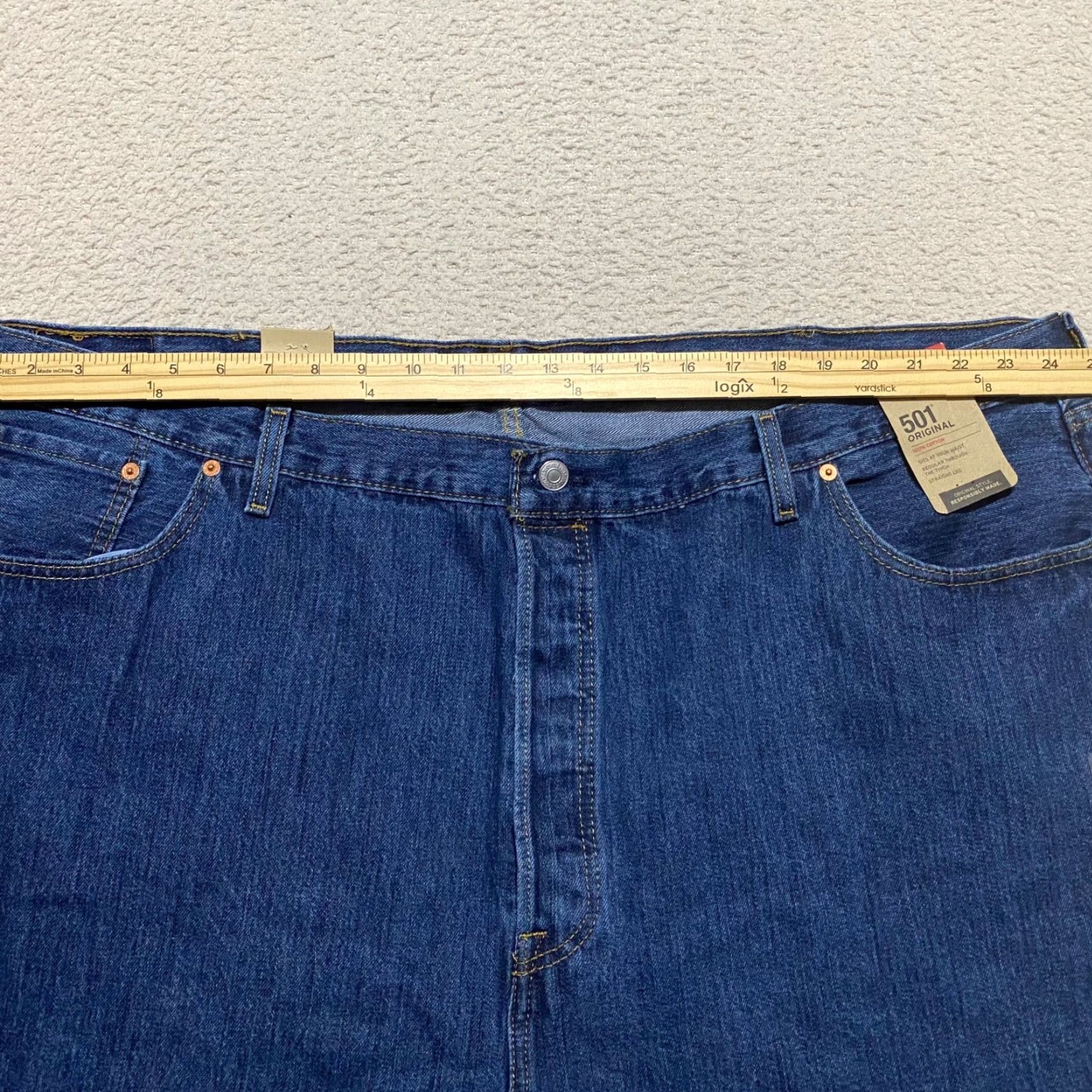 Levi's NWT Levi's 501 Mens Jeans 52x30 Blue Denim Dark Wash Classic Fit Jeans Men's Straight 5-Pocket Design Inseam 28 in Size US 34 / EU 50 - 5 Thumbnail