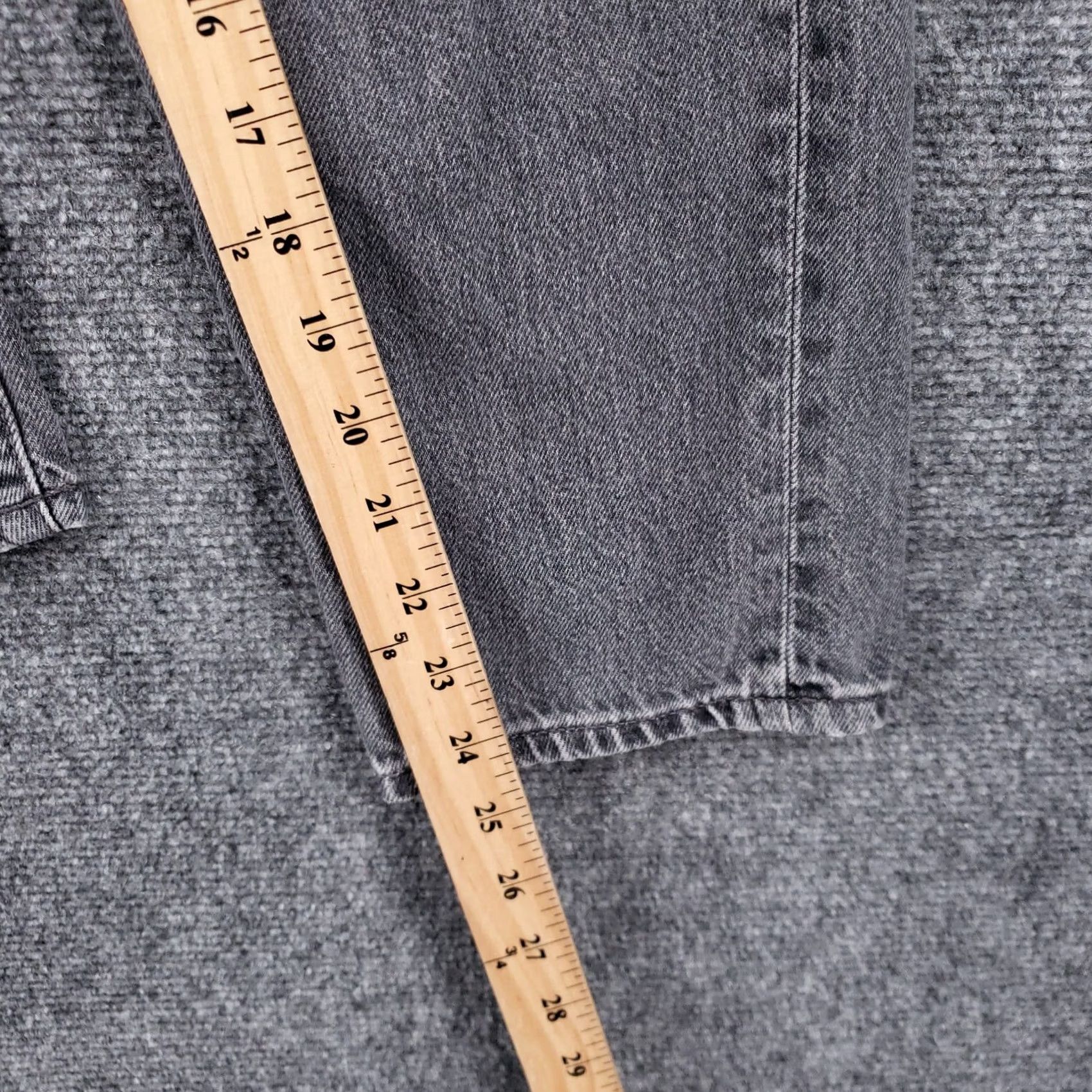Uniqlo Uniqlo Womens Jeans Gray Mid Rise Tapered Leg Denim Zip Fly Size 23 Size 40" / US 18 - 5 Thumbnail