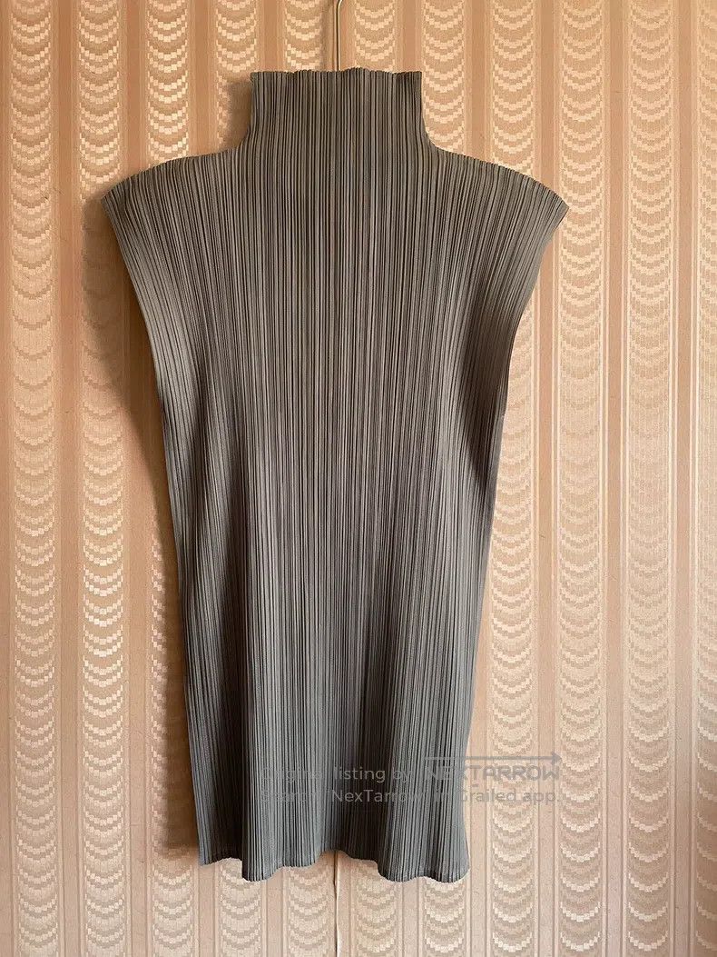 Issey Miyake Issey Miyake Gray Turtleneck Side Slit Pleated Tank Top Sh Size L / US 10 / IT 46 - 1 Thumbnail