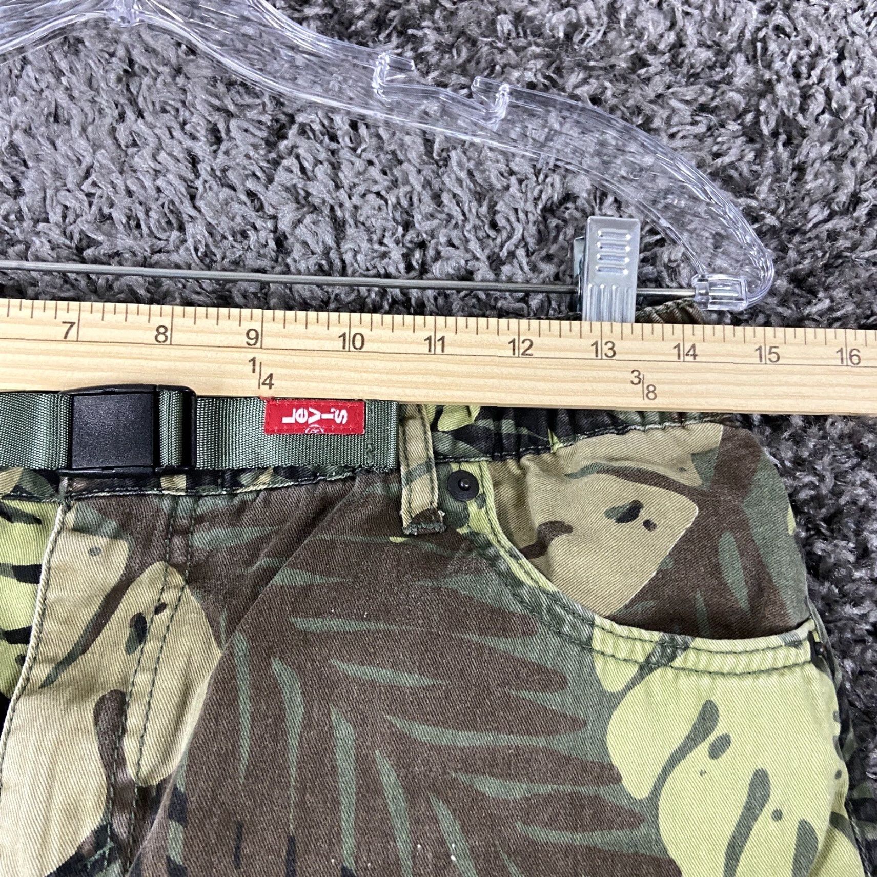 Levi's Levi's Cargo Shorts Men’s Green Palm Leaf 30 Men's Adult Regular Size Size US 30 / EU 46 - 6 Thumbnail
