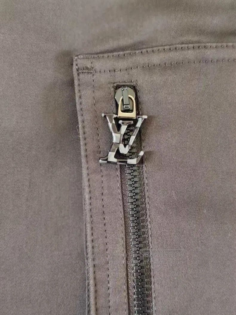 Louis Vuitton Louis Vuitton Grey metallic logo overalls pants Size US 40 / EU 56 - 5 Thumbnail
