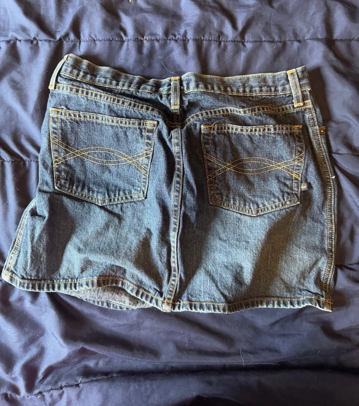 Abercrombie & Fitch Abercrombie & Fitch Women’s Size 10 Short Denim Skirt Size 32" / US 10 / IT 46 - 2 Thumbnail