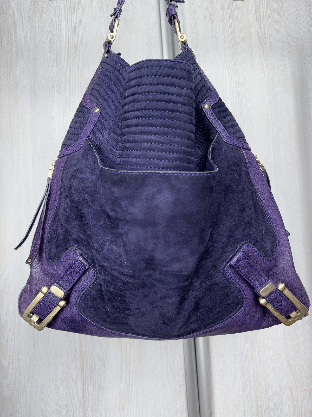 Versace Versace Made in Italy Suede leather hobo handle shoulder bag Size ONE SIZE - 3 Thumbnail