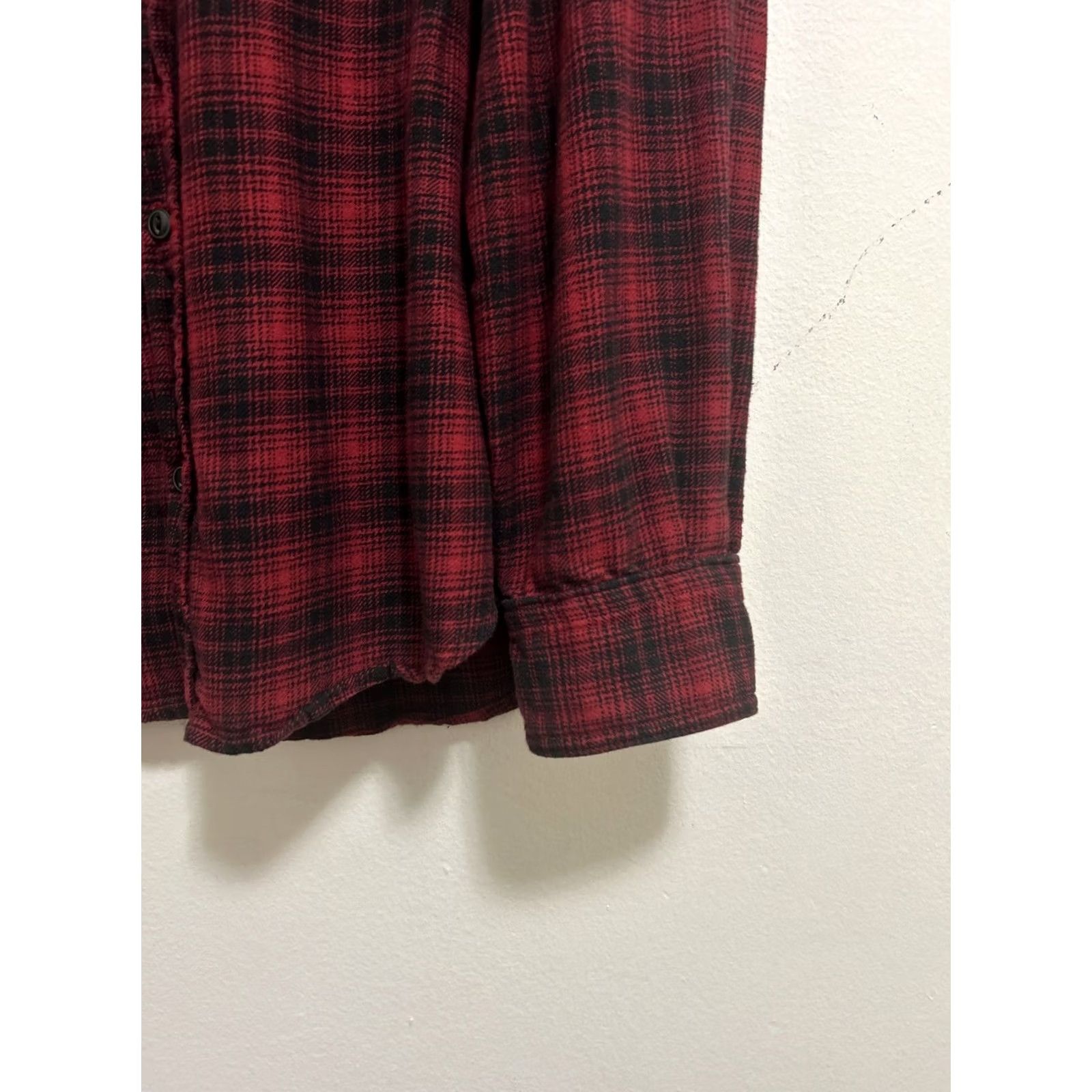 Vintage VINTAGE Woolrich Mens Flannel Plaid Button-Up Shirt M Red Outdoor Vintage Woolrich Plaid Button-Up Shirt Mens Regular Fit Casual Autumn Winter Men Size US M / EU 48-50 / 2 - 6 Thumbnail