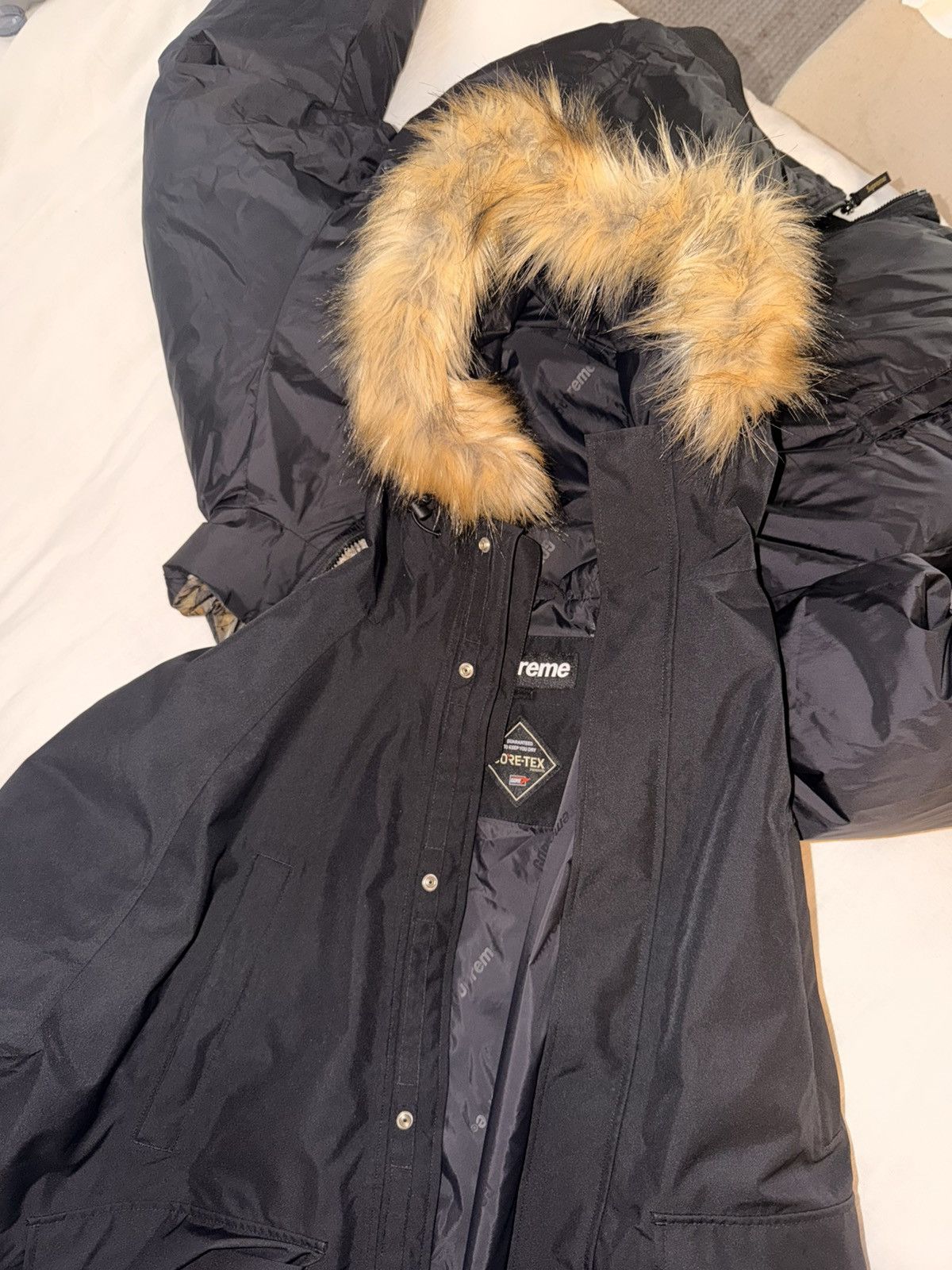 Supreme 2-In-1 GORE-TEX Parka + Reversible 700-Fill Down'