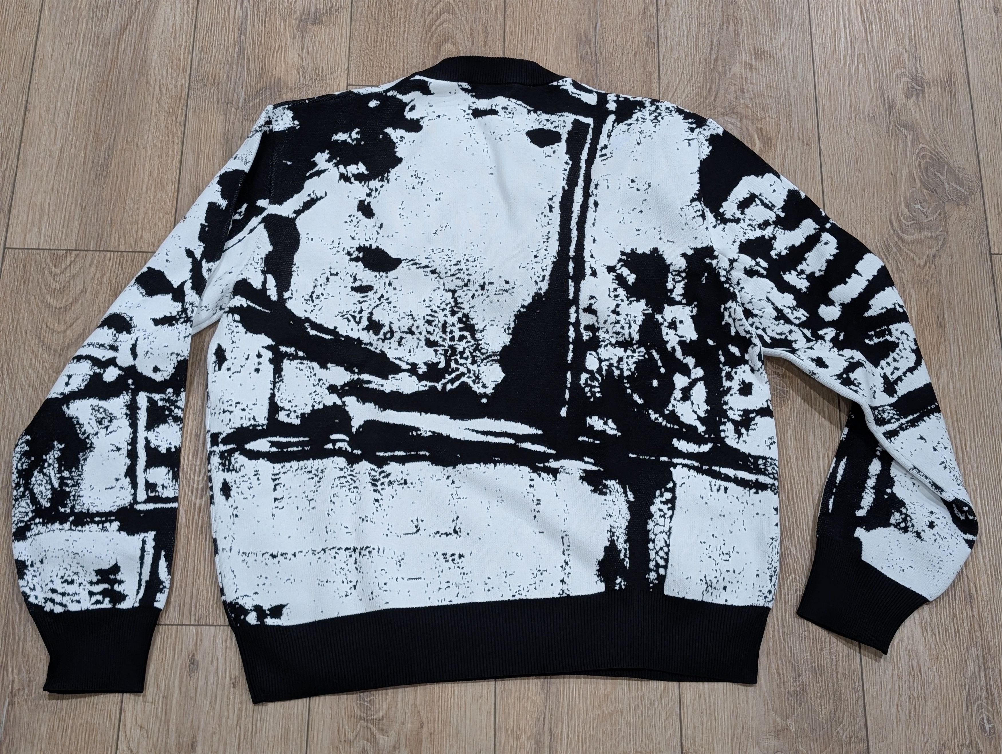 Alexander McQueen Alexander McQueen Skull Jacquard Sweater Black/White 2XL Size US XXL / EU 58 / 5 - 3 Thumbnail