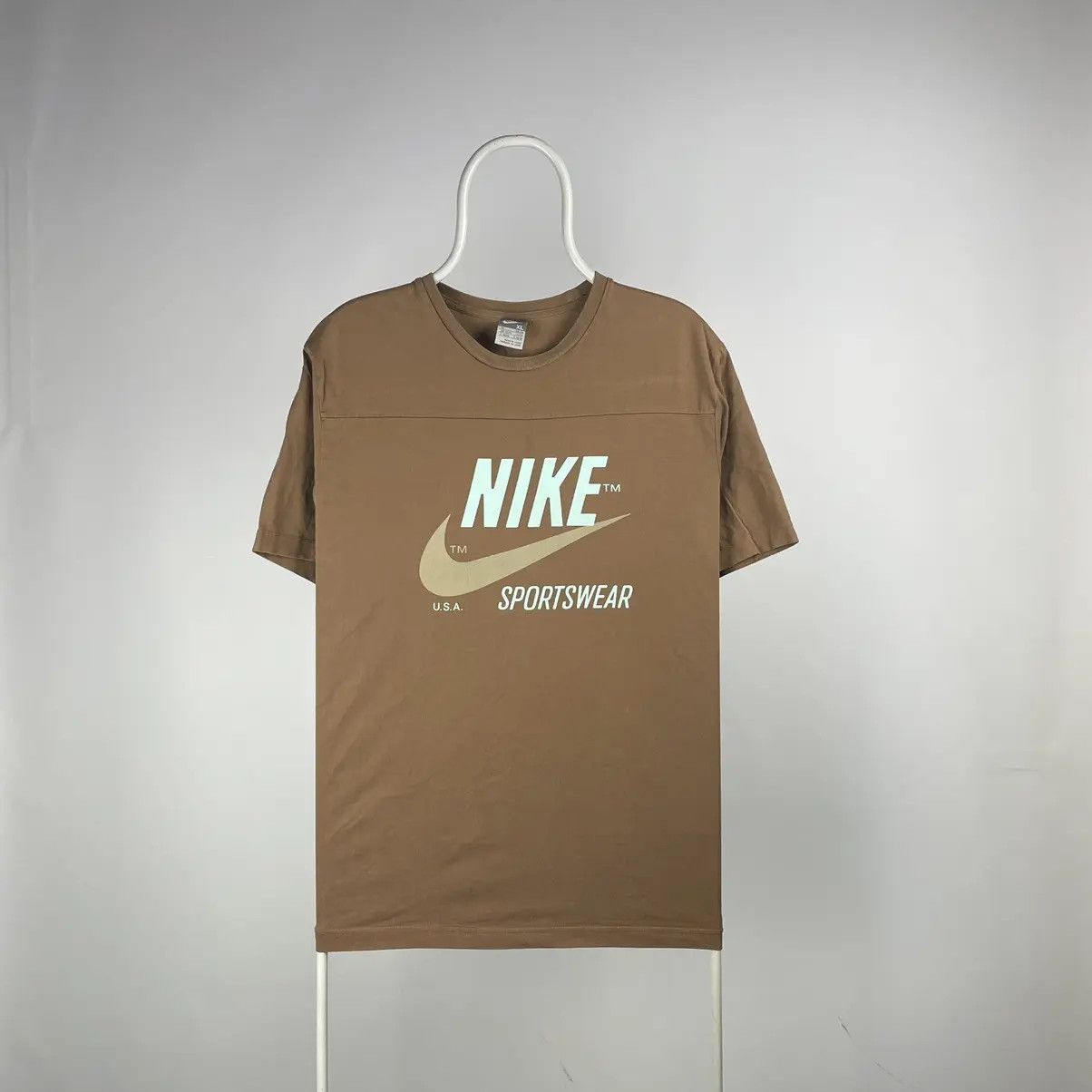 Nike Nike T-shirt vintage usa sportswear size y2k XLarge Size US XL / EU 56 / 4 - 1 Thumbnail