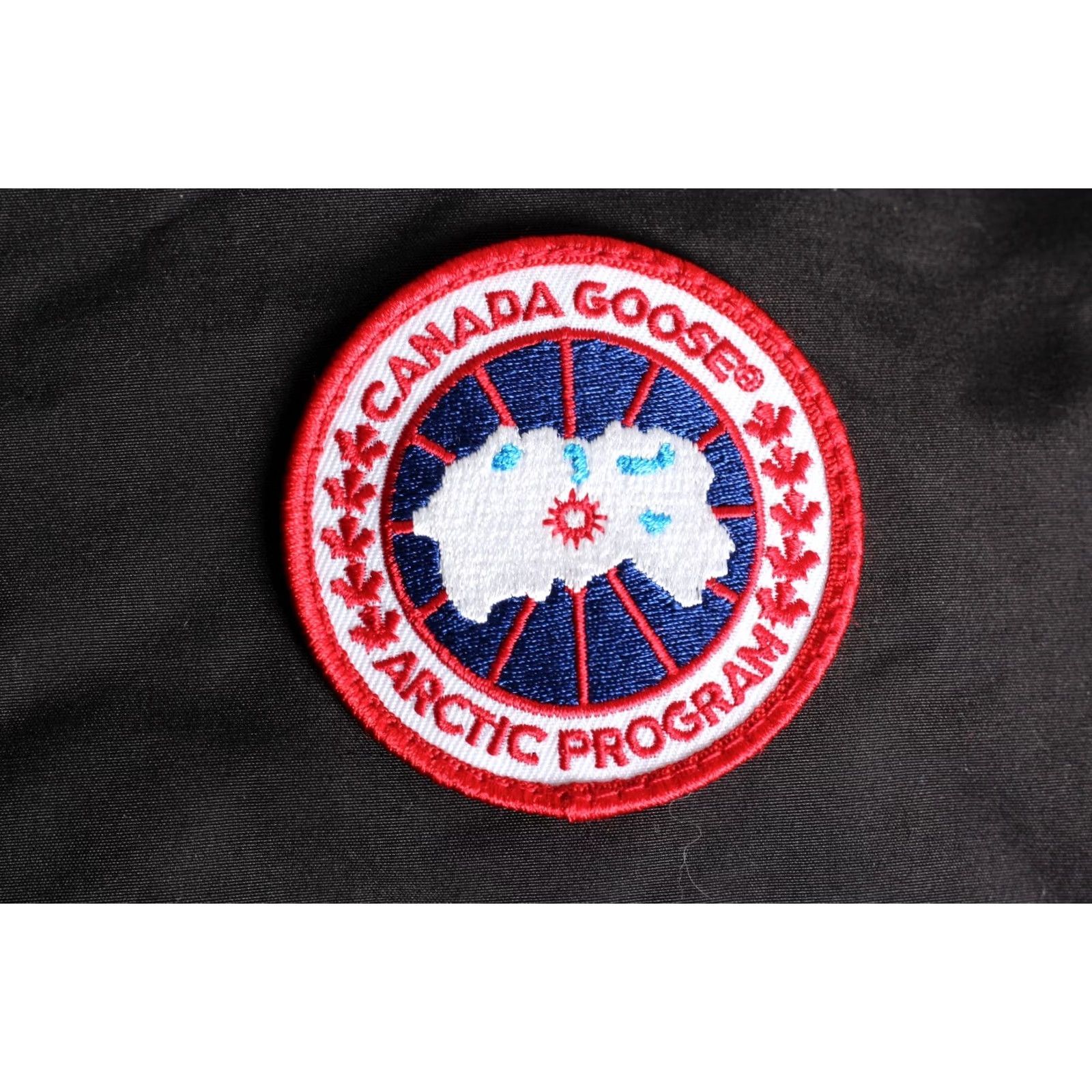 Canada Goose CANADA GOOSE Carson Parka Jacket Size S Hooded Fur Down Men MJ6263 Size US S / EU 44-46 / 1 - 5 Thumbnail