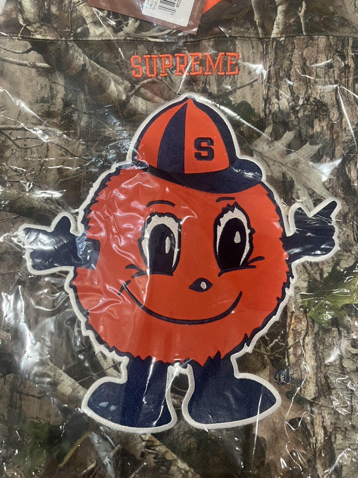 Supreme Supreme FW24 NCAA Syracuse Hockey Jersey WoodlandCamo Size US M / EU 48-50 / 2 - 6 Thumbnail
