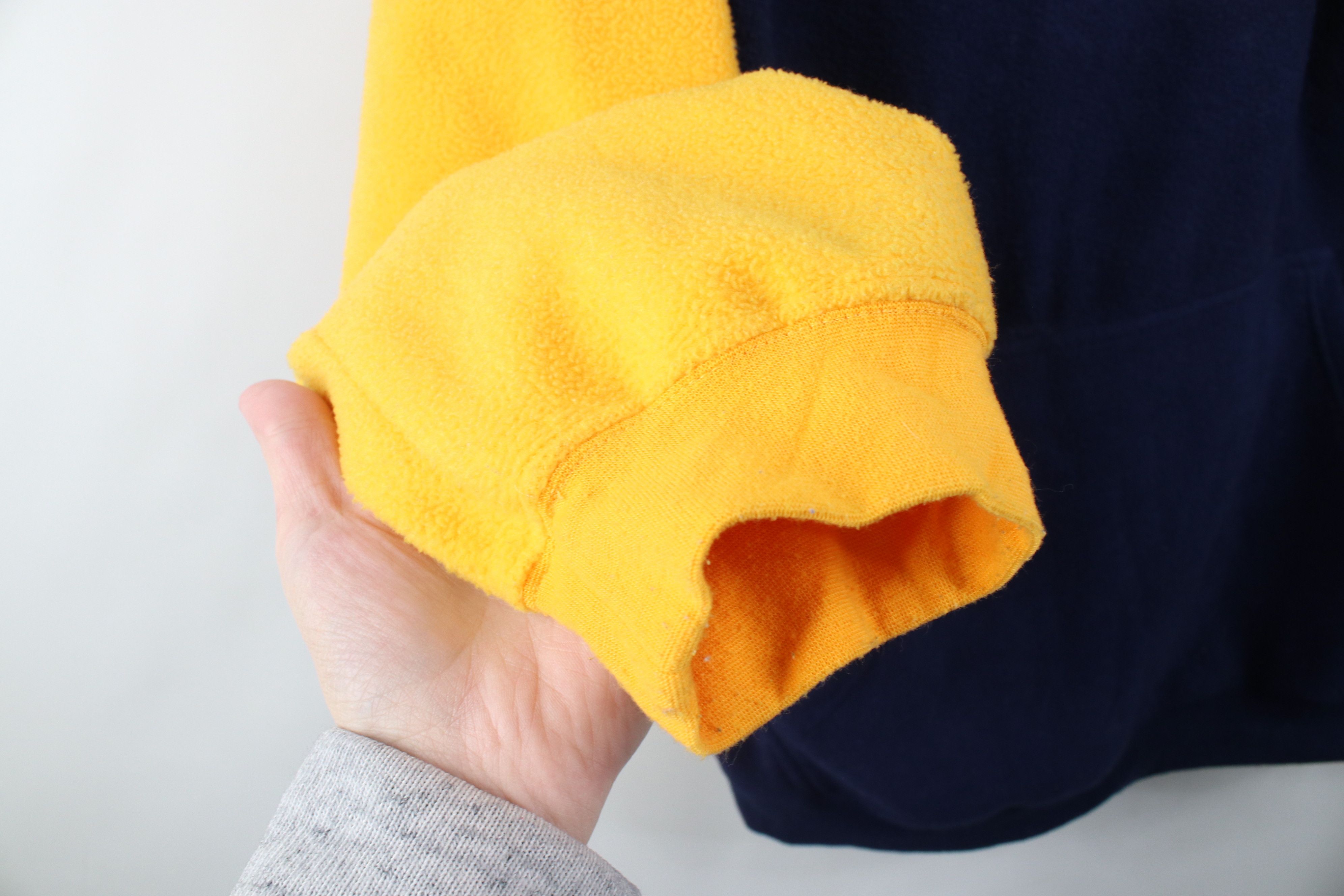 Vintage Vintage 90s University of Michigan Fleece Hoodie Sweatshirt Size US L / EU 52-54 / 3 - 8 Thumbnail