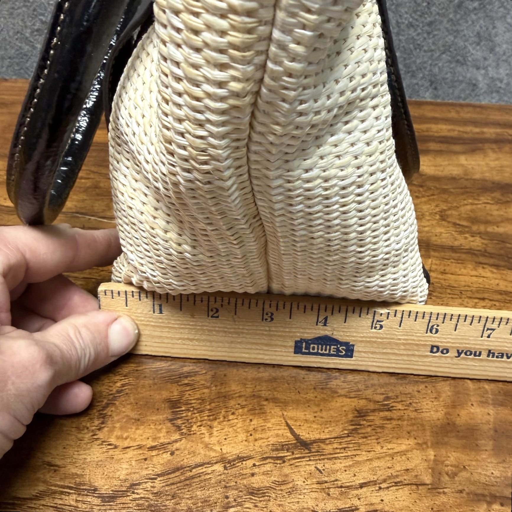 Anne Klein AK Anne Klein Lion Logo Straw Purse Cream Black Patent Trim Chic Beach Preppy Size ONE SIZE - 5 Thumbnail