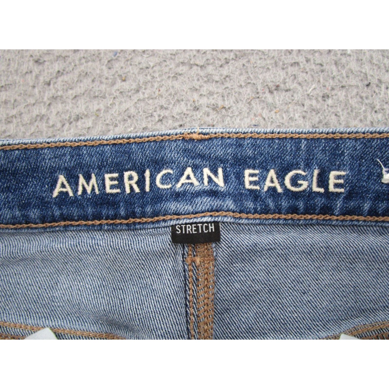 American Eagle Outfitters American Eagle Outfitters Jeans Stretch Blue Denim High Rise Mom Size 6 Short Medium Wash Womens 90s Style Size 28" / US 6 / IT 42 - 4 Thumbnail