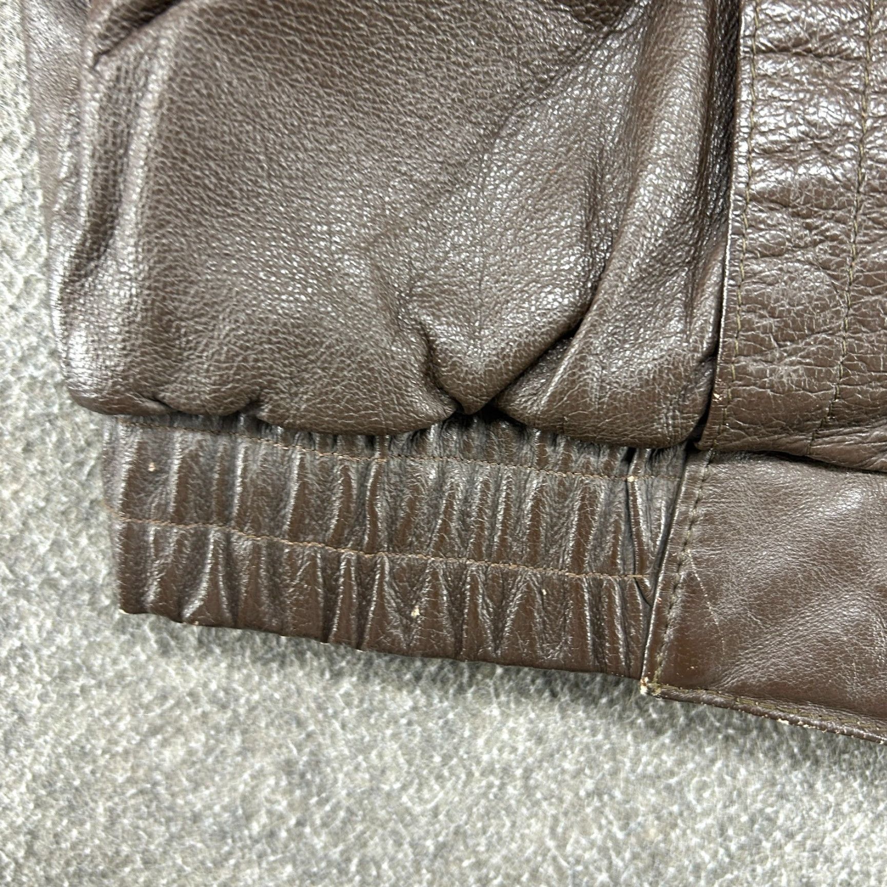 Vintage VINTAGE Leather Jacket Men 36 Bomber Jacket 90s Brown Full Zip Stand-Up Collar Real Leather Mad Max Style Size US XXS / EU 40 - 7 Thumbnail