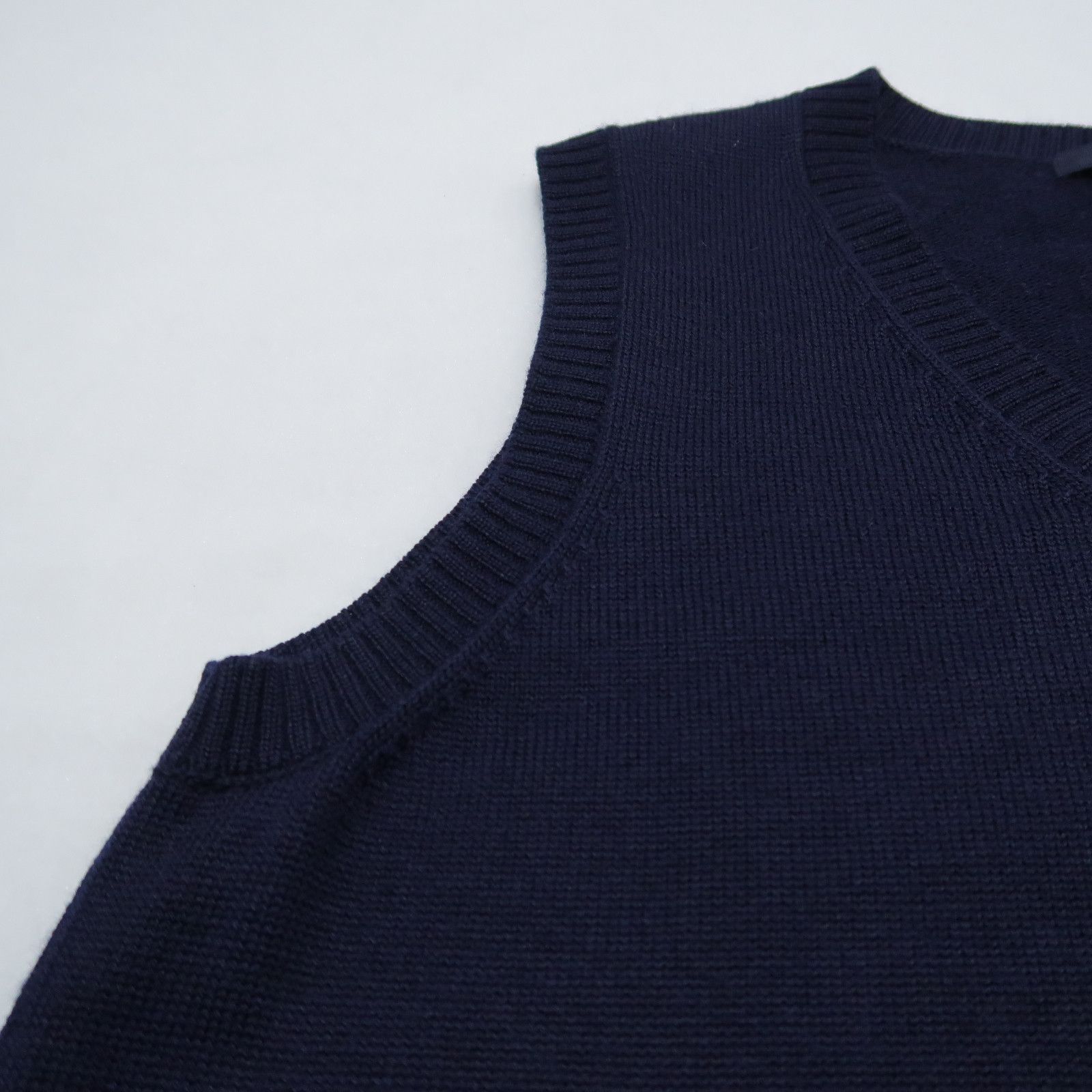 Burberry Vintage 90s Burberry London Navy on Navy Vest Knitwear Size US XS / EU 42 / 0 - 6 Thumbnail