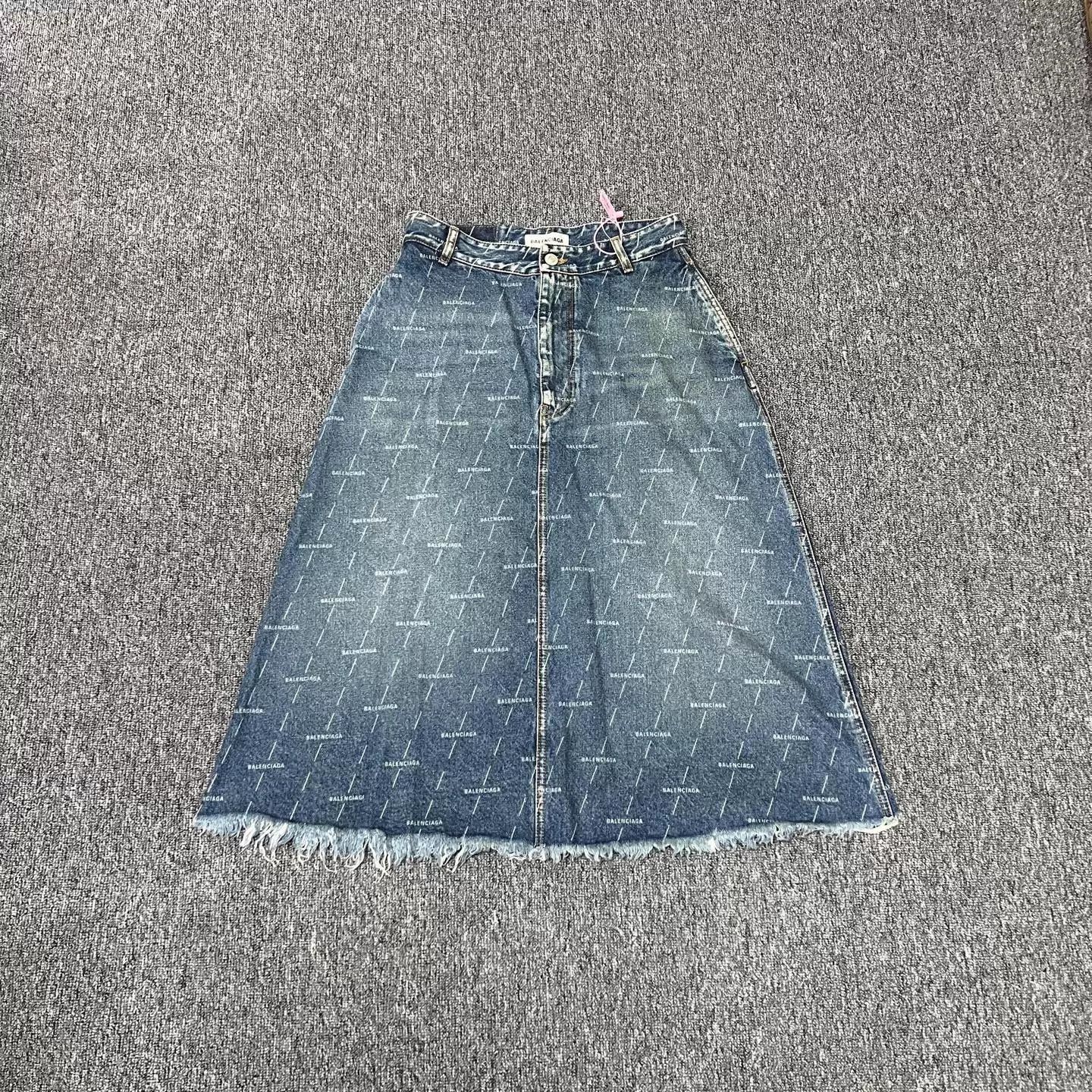 Balenciaga Balenciaga Allover Fringe Hem Washed Denim Skirt Size 26" / US 2 / IT 38 - 1 Thumbnail