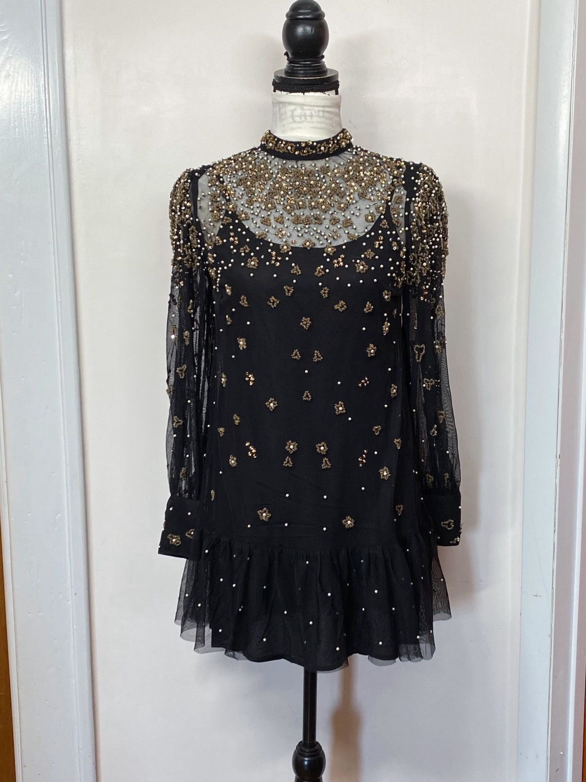 Farm Rio Farm Rio Embroidered Tulle Overlay Minidress size XS Size XS / US 0-2 / IT 36-38 - 1 Thumbnail