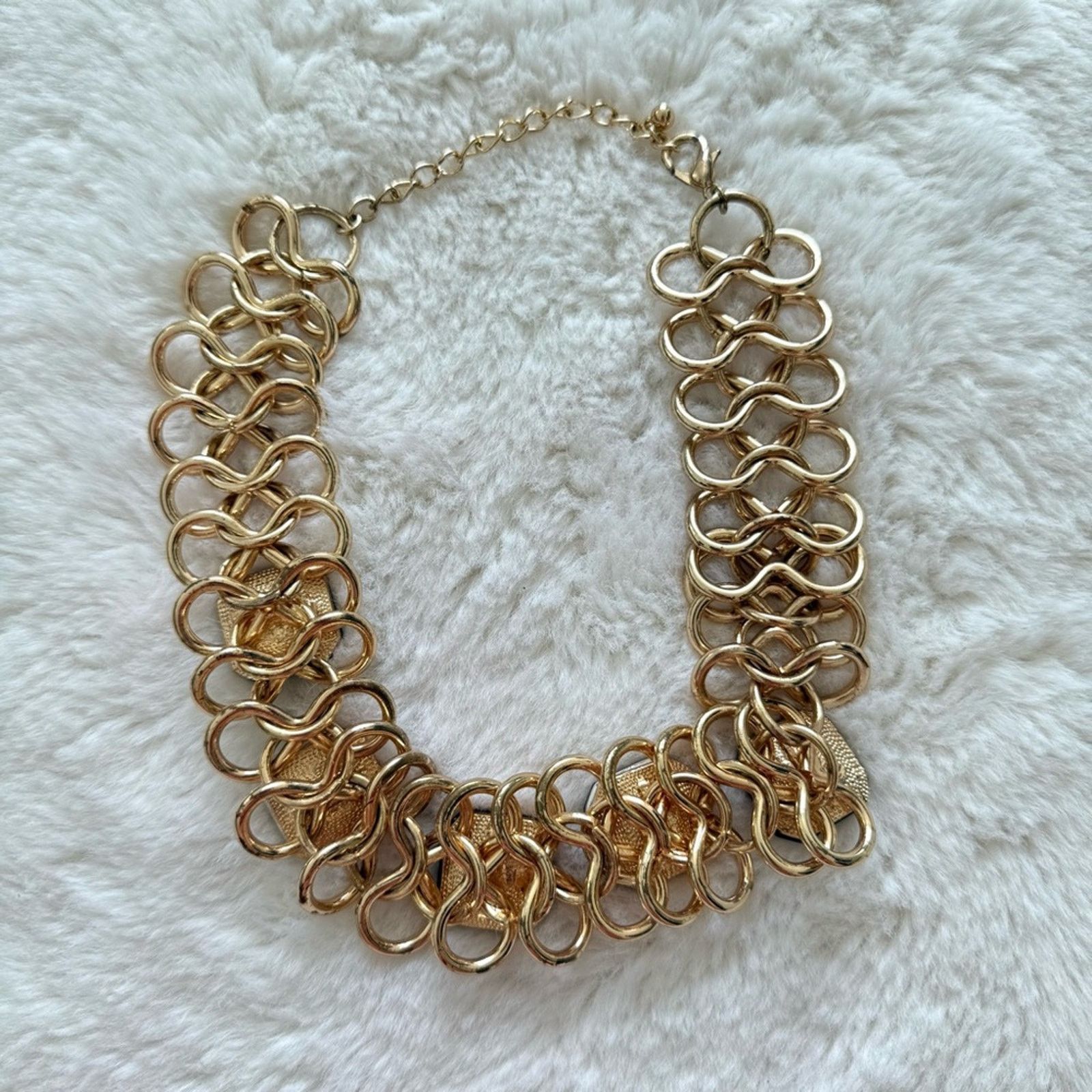 Other Women large gold necklace with green crystals Size ONE SIZE - 5 Thumbnail