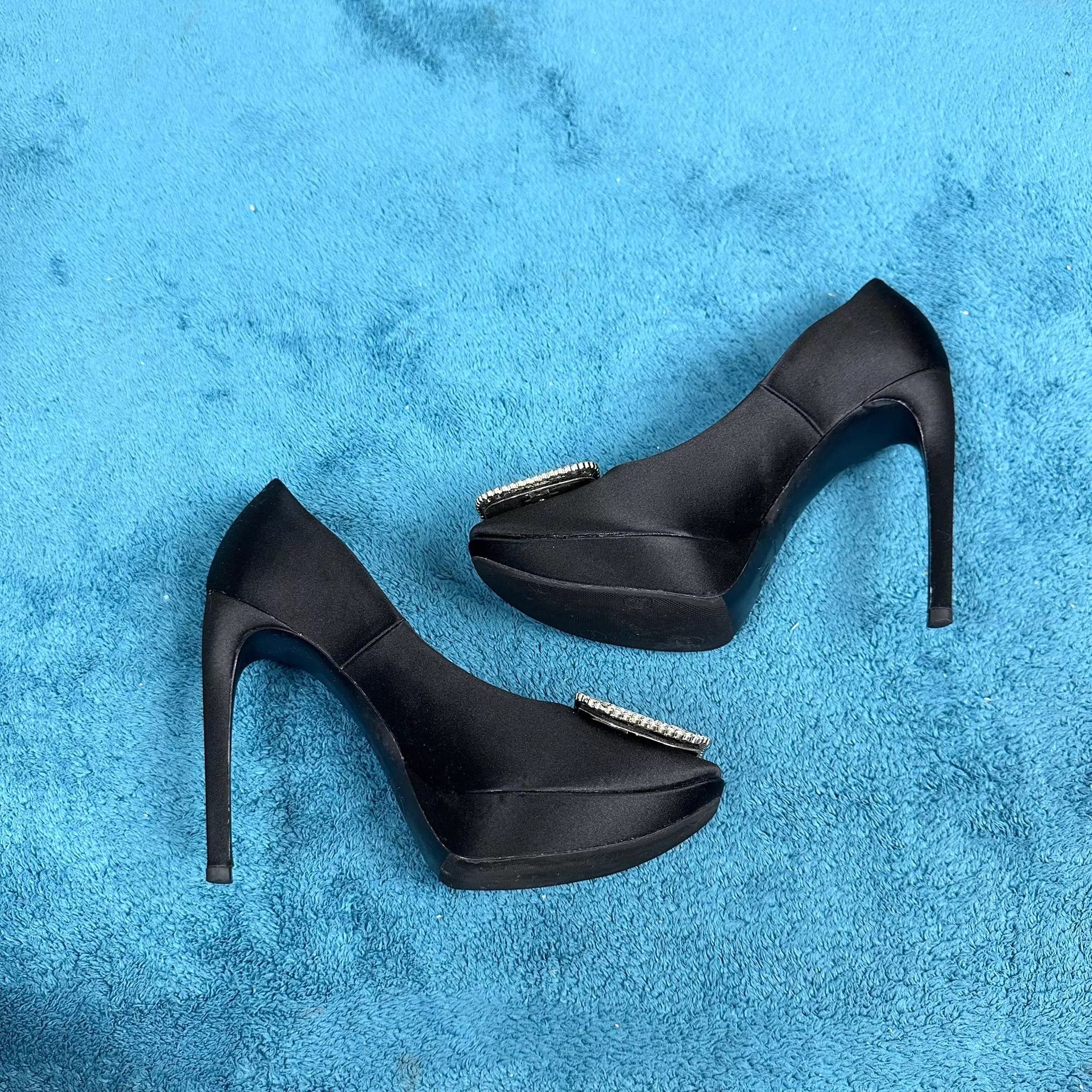 Roger Vivier RV Crystal Buckle Black High Heels Women's 35.5 Size US 5 / IT 35 - 3 Thumbnail