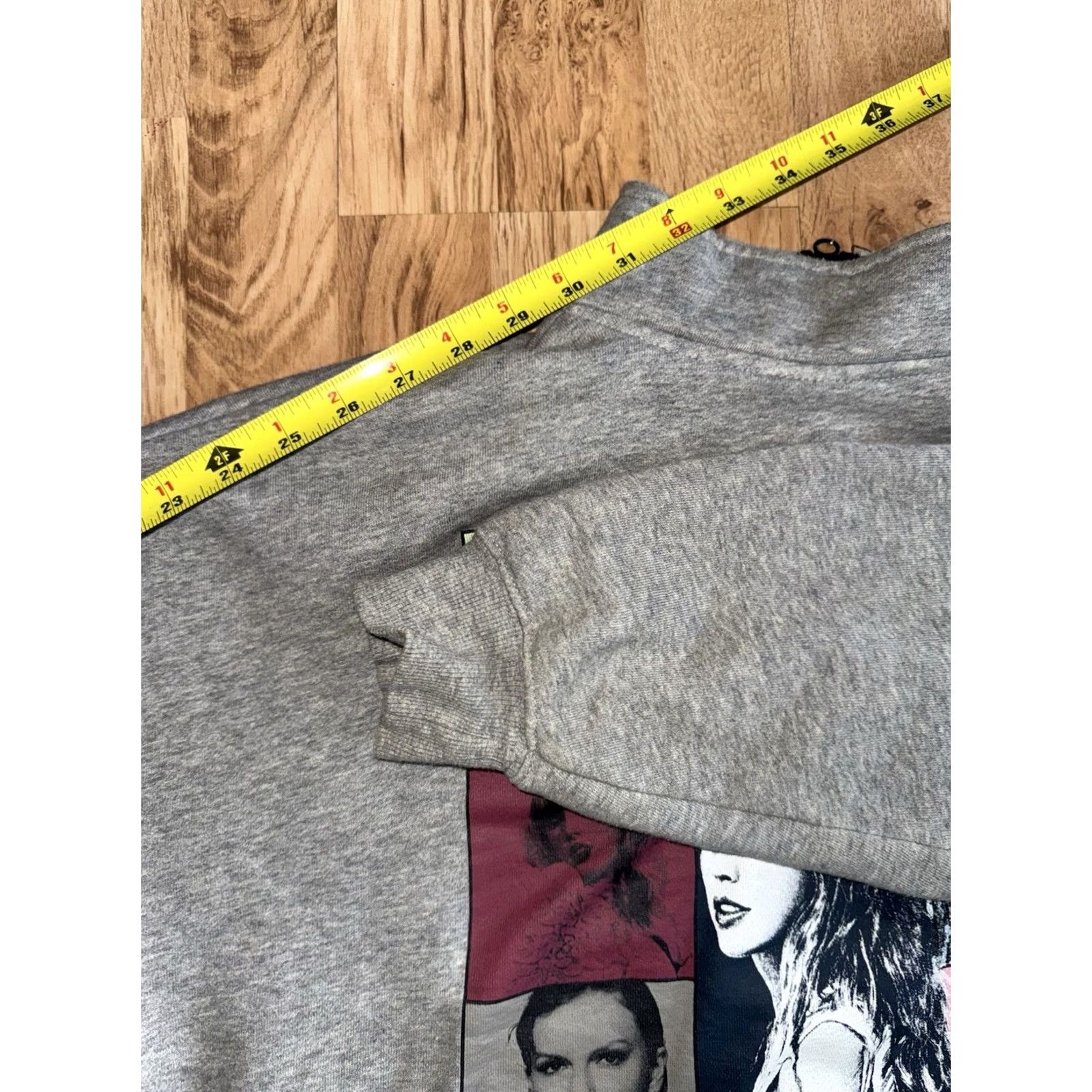 Vintage Taylor Swift The Eras Tour Merch Quarter Zip Pullover Sweatshirt Gray Size M Size M / US 6-8 / IT 42-44 - 5 Thumbnail