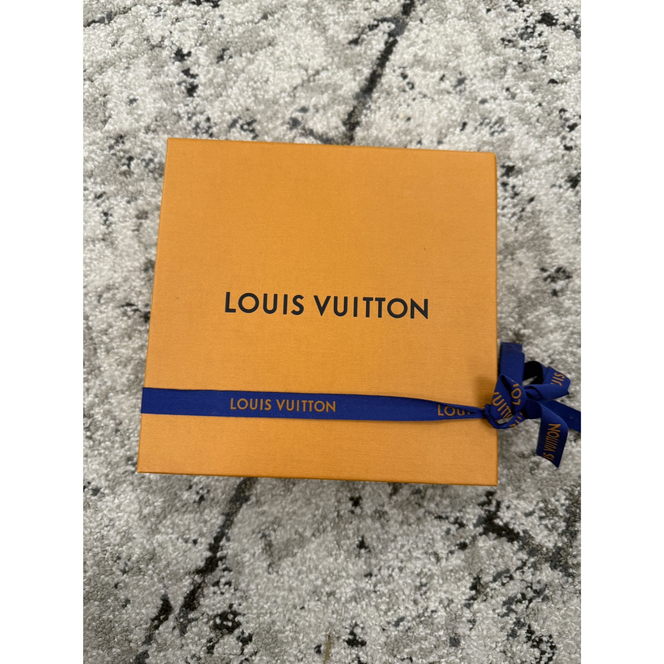Louis Vuitton Louis Vuitton Blue Denim Heart Buckle Reversible Belt Made I Size ONE SIZE - 11 Thumbnail