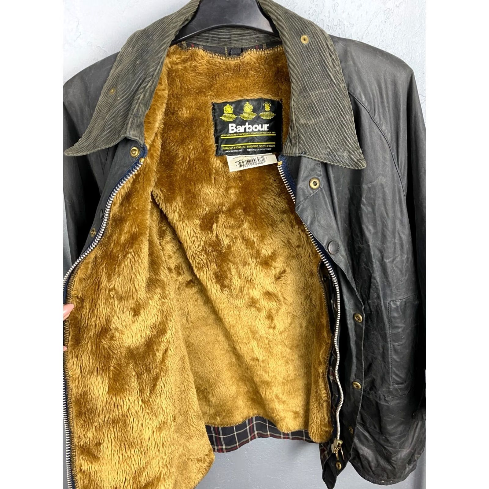 Barbour Barbour Beaufort Vintage Wax Jacket with Acrylic Lining Vest - Worldwide shipping, tracking number, Detailed photos Size US XL / EU 56 / 4 - 7 Thumbnail
