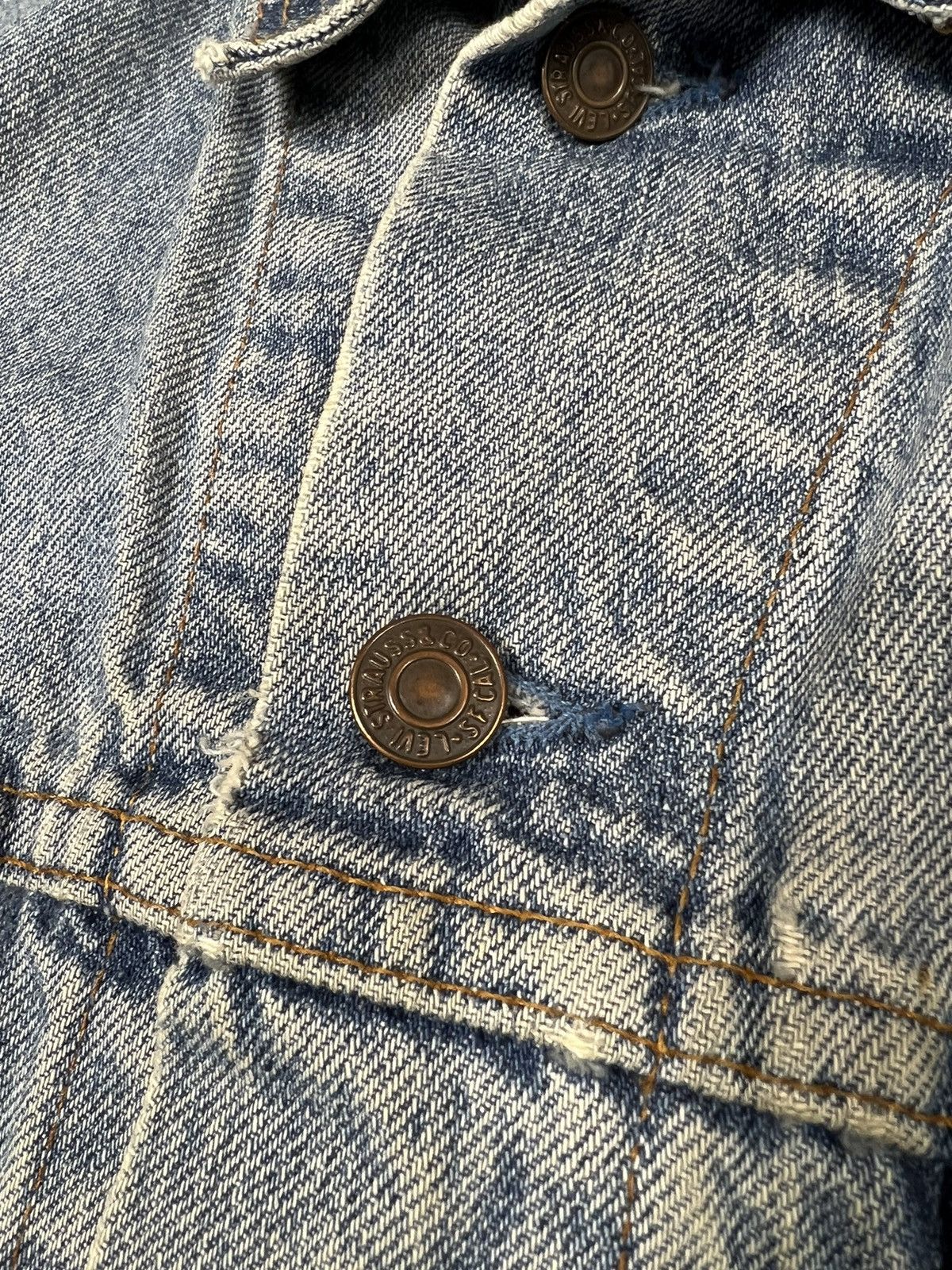 Levi's Vintage Clothing Vintage 90s Levis Washed Heawyweight Denim Jacket Size US XL / EU 56 / 4 - 5 Thumbnail