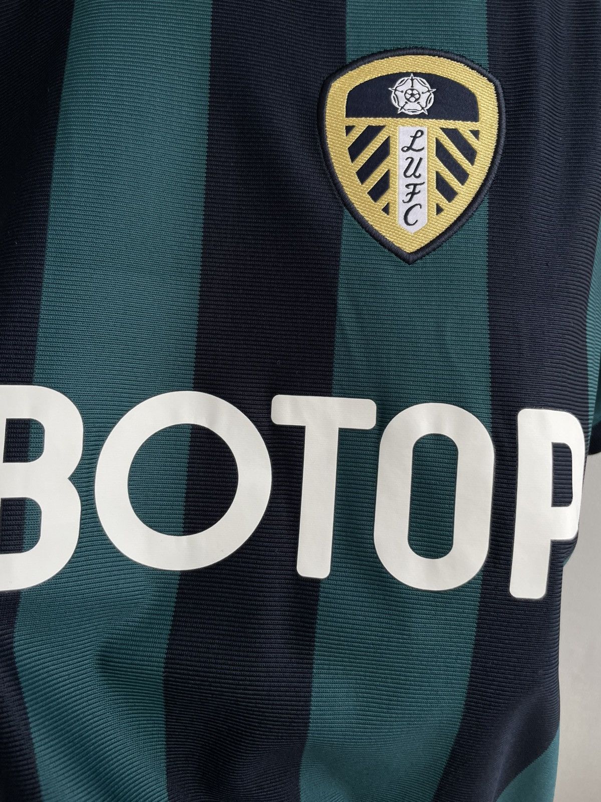 Adidas Leeds United 2020 2021 Away Football Shirt Soccer Jersey Size US L / EU 52-54 / 3 - 5 Thumbnail
