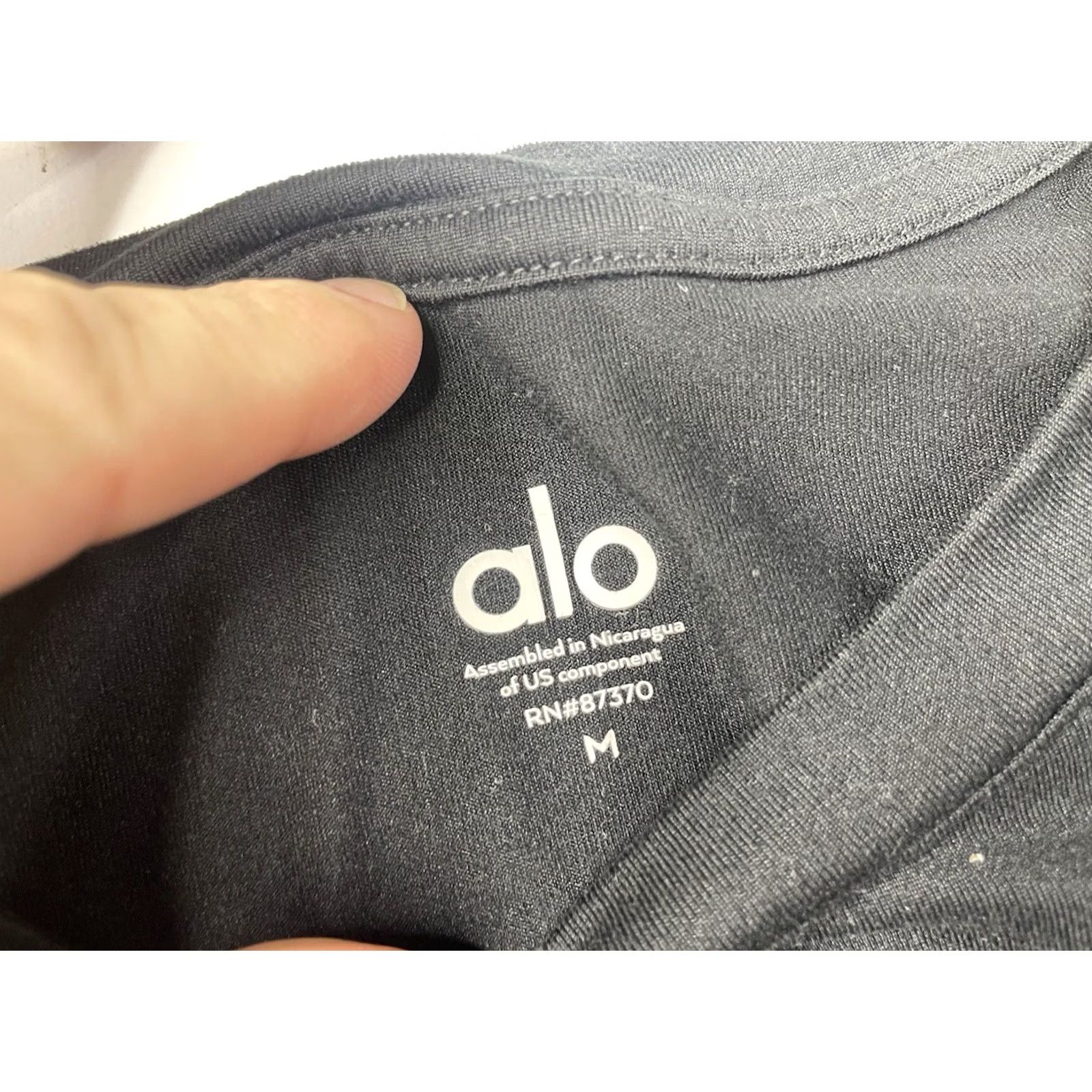 Alo ALO Crewneck Long Sleeve T-Shirt Black Men’s Size M Performance Shirt Regular Size US M / EU 48-50 / 2 - 2 Thumbnail
