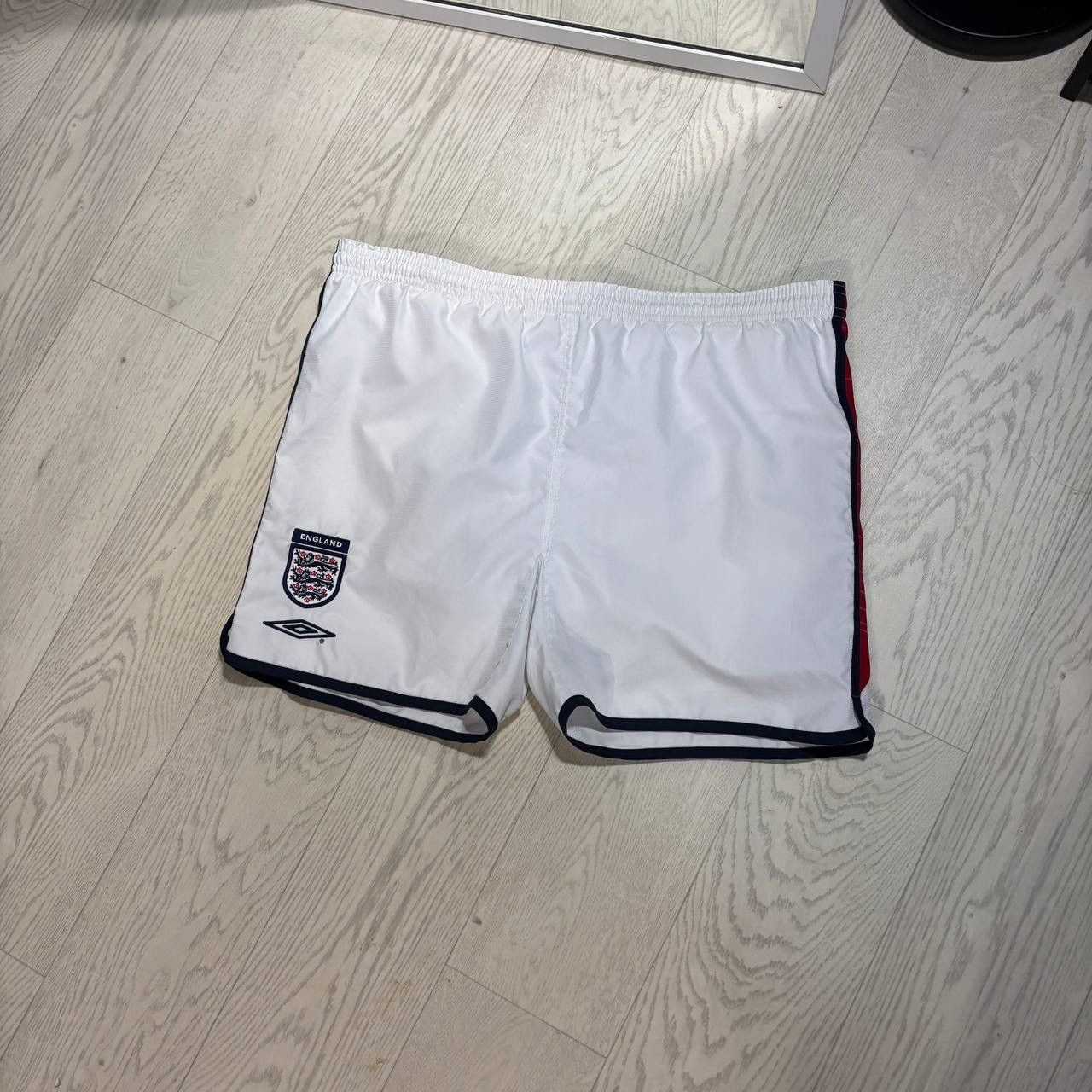 Umbro Umbro England vintage short Size:XS Size US 28 / EU 44 - 1 Thumbnail