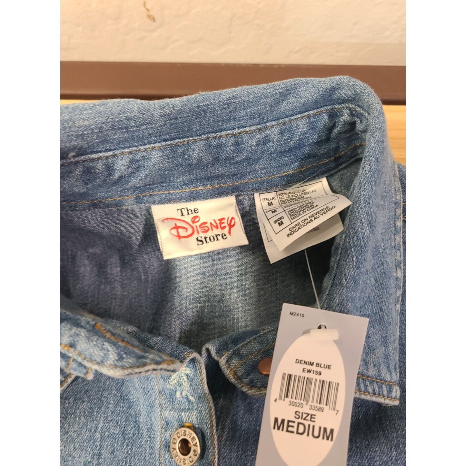 Disney VINTAGE Disney Denim Shirt Womens Medium Blue Cotton Denim Embroidered Pooh Piglet Tigger 90s Casual Button-Up Size M / US 6-8 / IT 42-44 - 4 Thumbnail