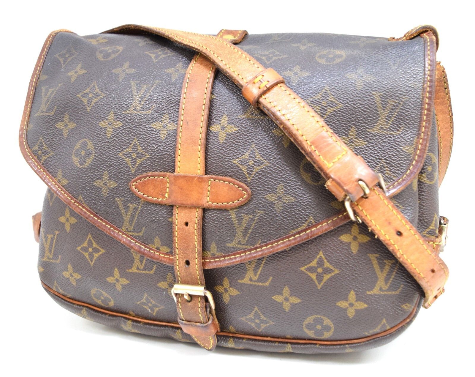 Louis Vuitton LV Saumur 30 Crossbody Bag Monogram Canvas M42256 Size ONE SIZE - 1 Thumbnail