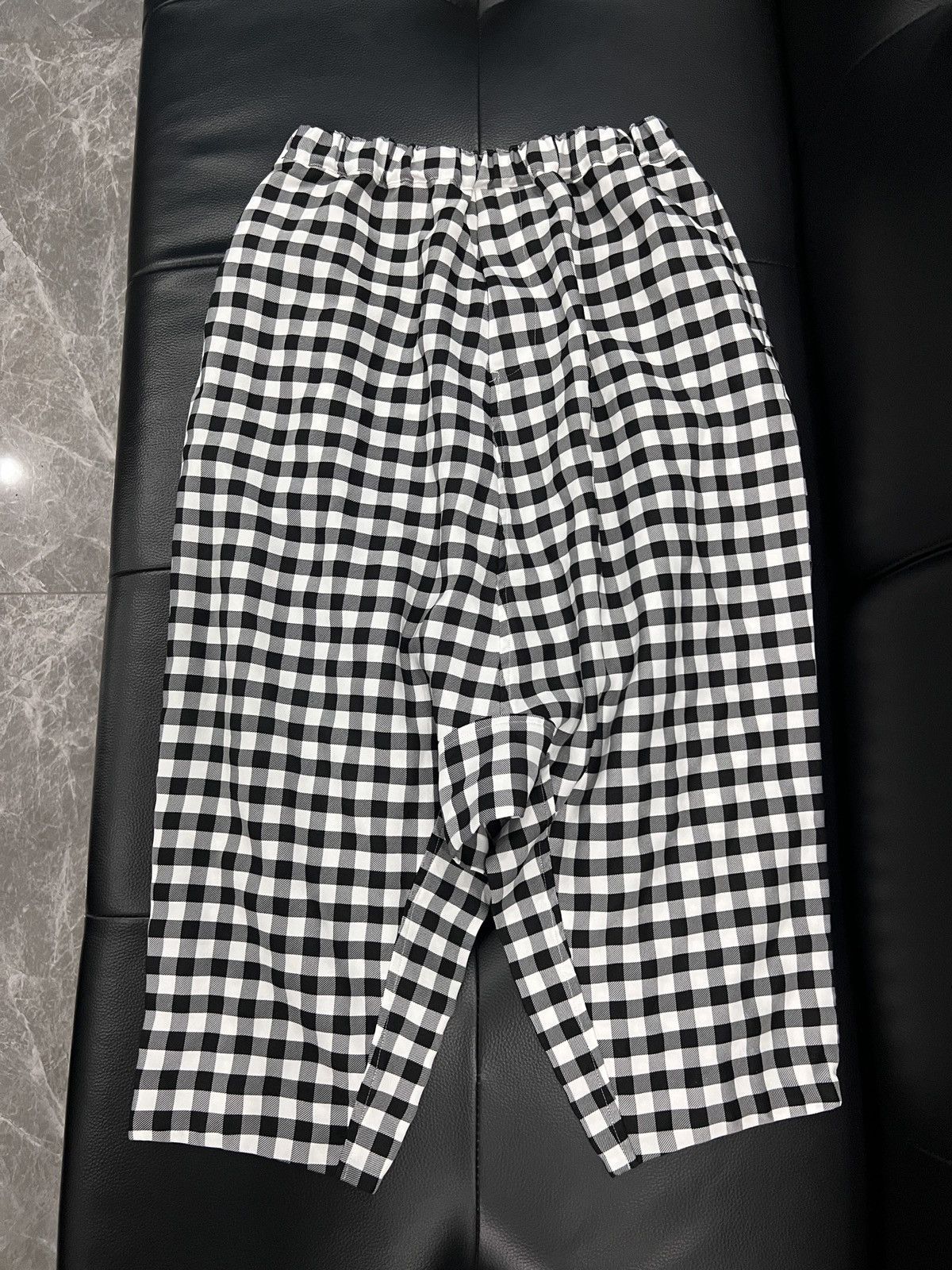 Comme des Garcons Black Black Comme des Garçons 2023 Check Cropped Pants Size US 30 / EU 46 - 1 Thumbnail
