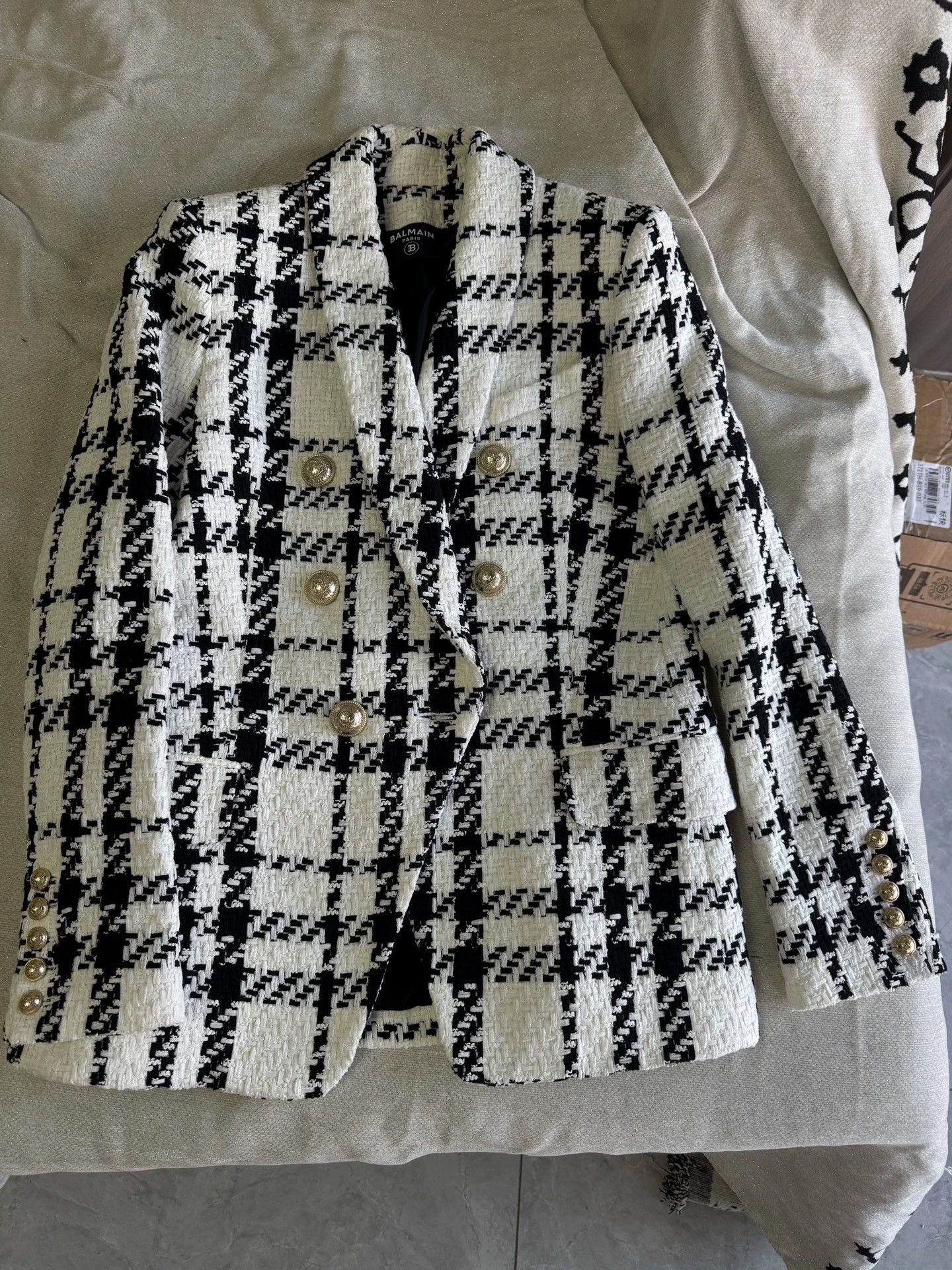 Balmain Balmain Chanel-style Suit Jacket 40 EU Near New Authentic Size S / US 4 / IT 40 - 1 Thumbnail
