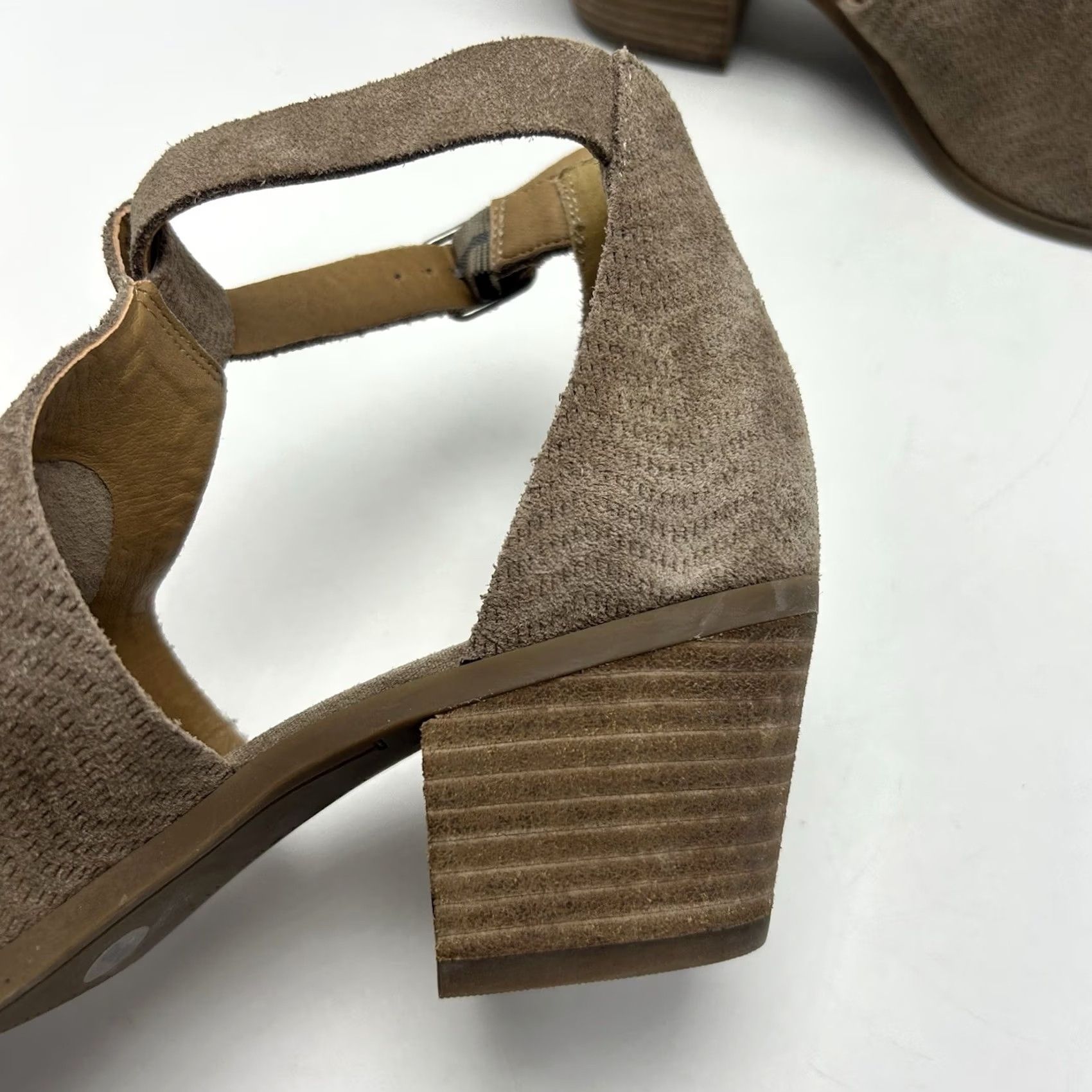 Lucky Brand Lucky Brand Sandals Womens 9 M Beige Tan Suede Cutout Open Toe Block Heels Size US 9 / IT 39 - 7 Thumbnail
