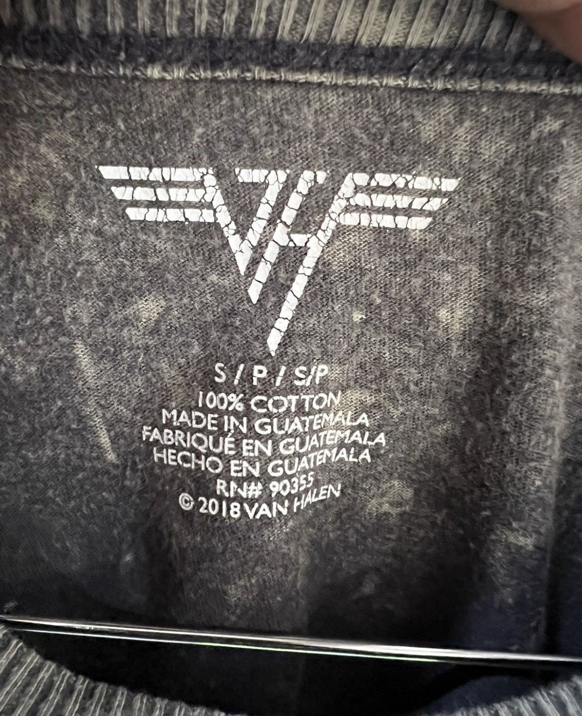 American Eagle Outfitters 🔥American Eagle Outfitters Van Halen Kick Ass Cropped Tees Size US M / EU 48-50 / 2 - 9 Thumbnail