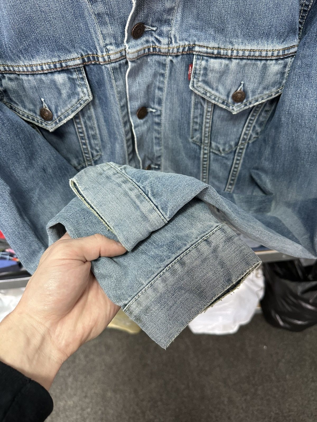 Levi's Vintage Clothing Vintage Levi’s Denim Jacket Washed Blue Trucker 90s Hype Size US XL / EU 56 / 4 - 21 Thumbnail