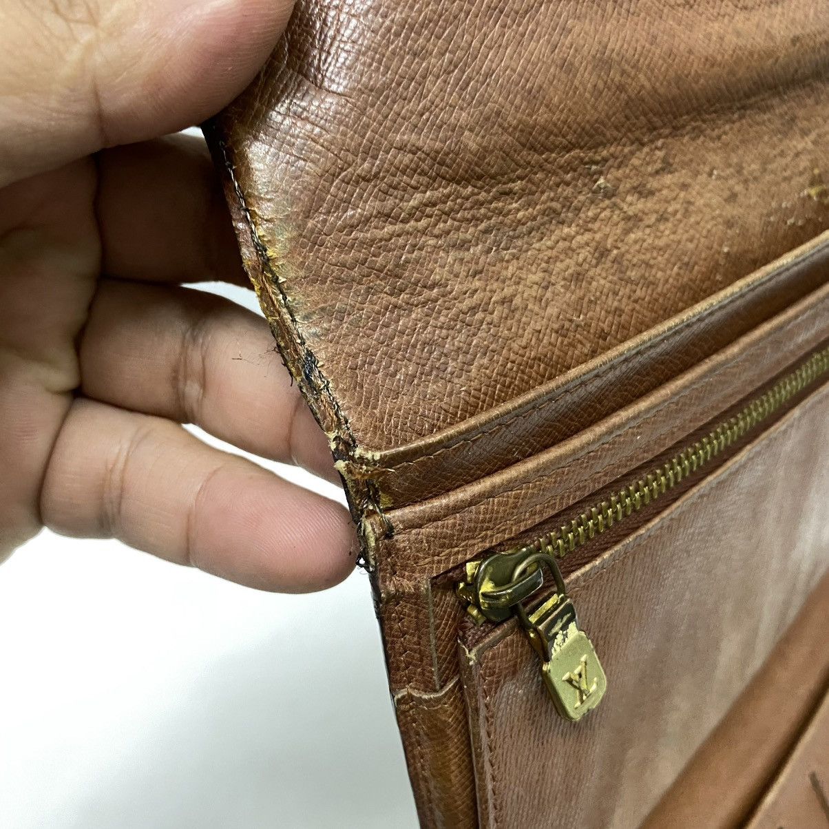 Louis Vuitton ‼️LASTDROP‼️ AUTHENTIC LOUIS VUITTON MONOGRAM WALLET Size ONE SIZE - 11 Thumbnail