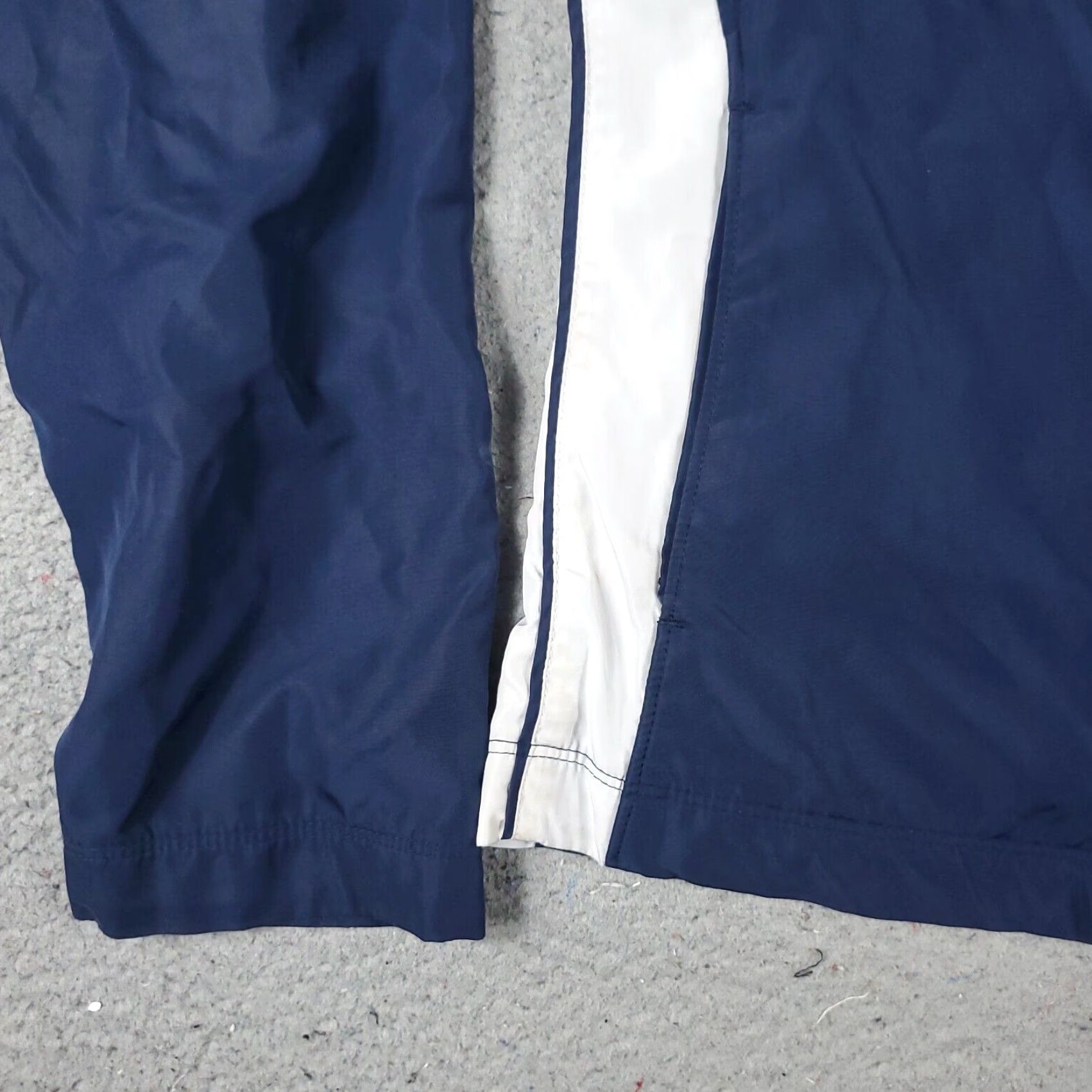 Reebok Reebok Jacket Womens Large Blue Vintage Full Zip Windbreaker Jacket Womens L Blue Vintage Full Zip Up Windbreaker Size L / US 10 / IT 46 - 3 Thumbnail