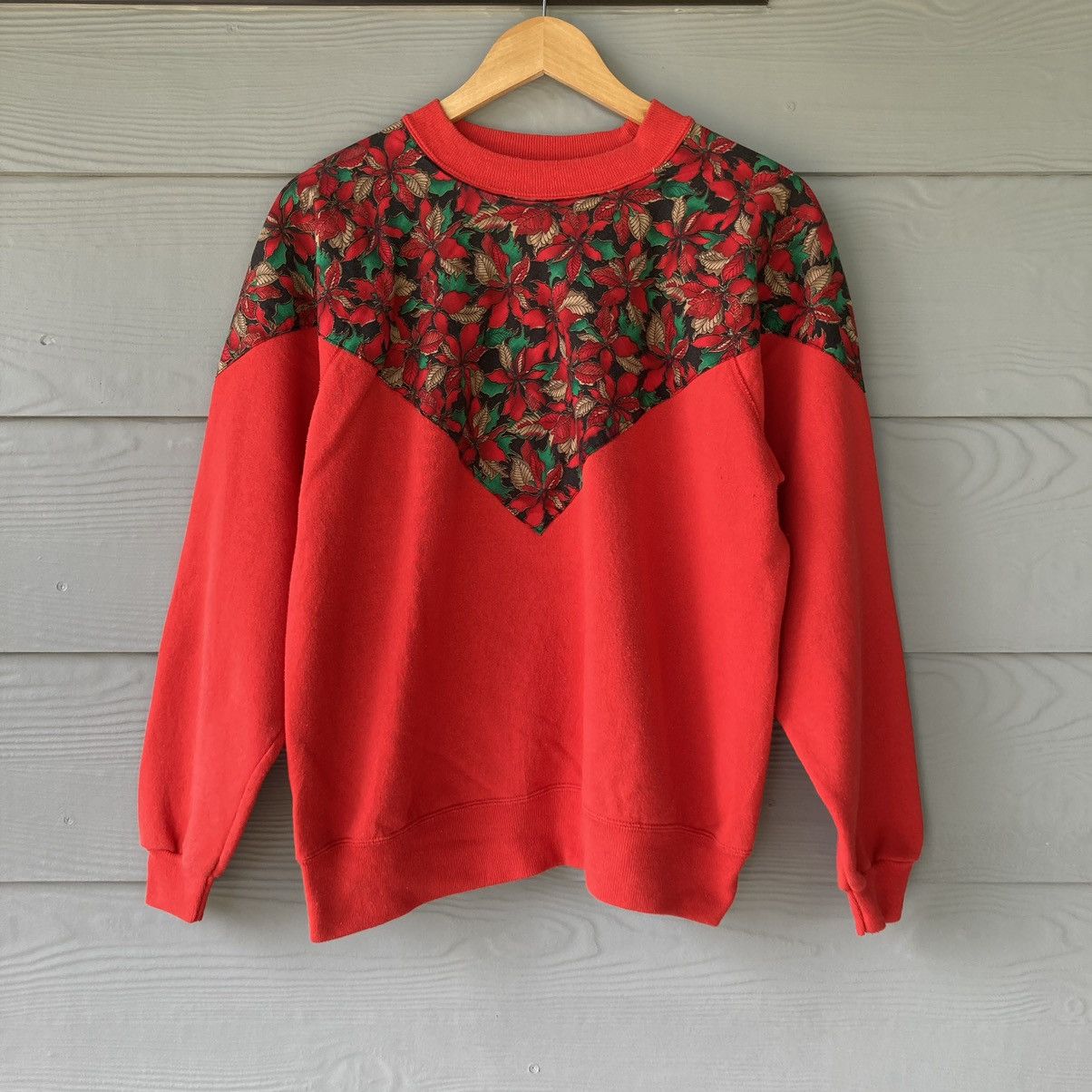 Vintage 90s Hanes Activewear Red Sweatshirt Size L Made In USA Size L / US 10 / IT 46 - 1 Thumbnail